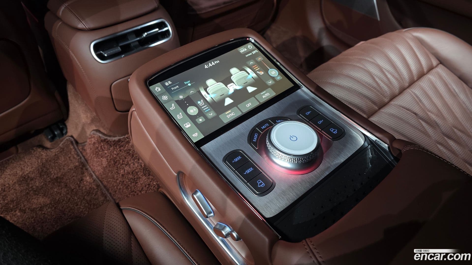 Main__Slider__Photo:G90 Genesis 2025.9-8