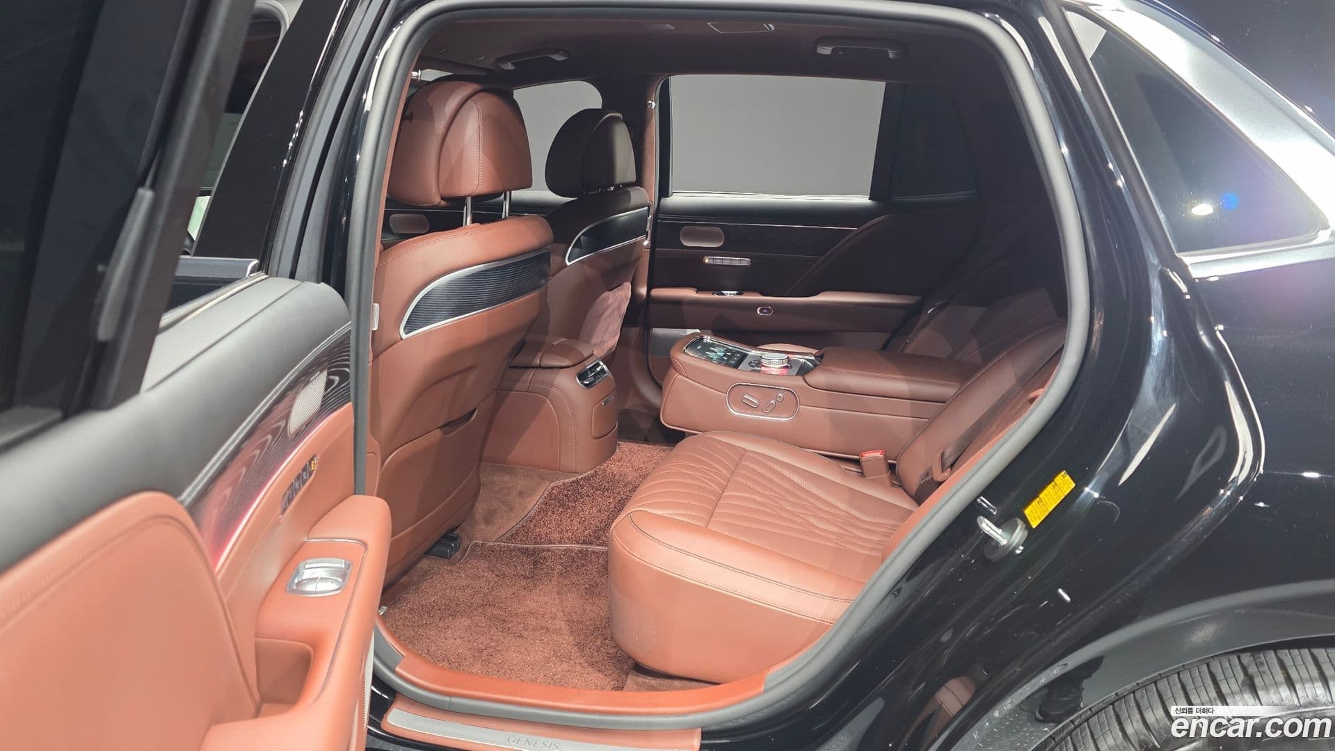 Main__Slider__Photo:G90 Genesis 2025.9-10