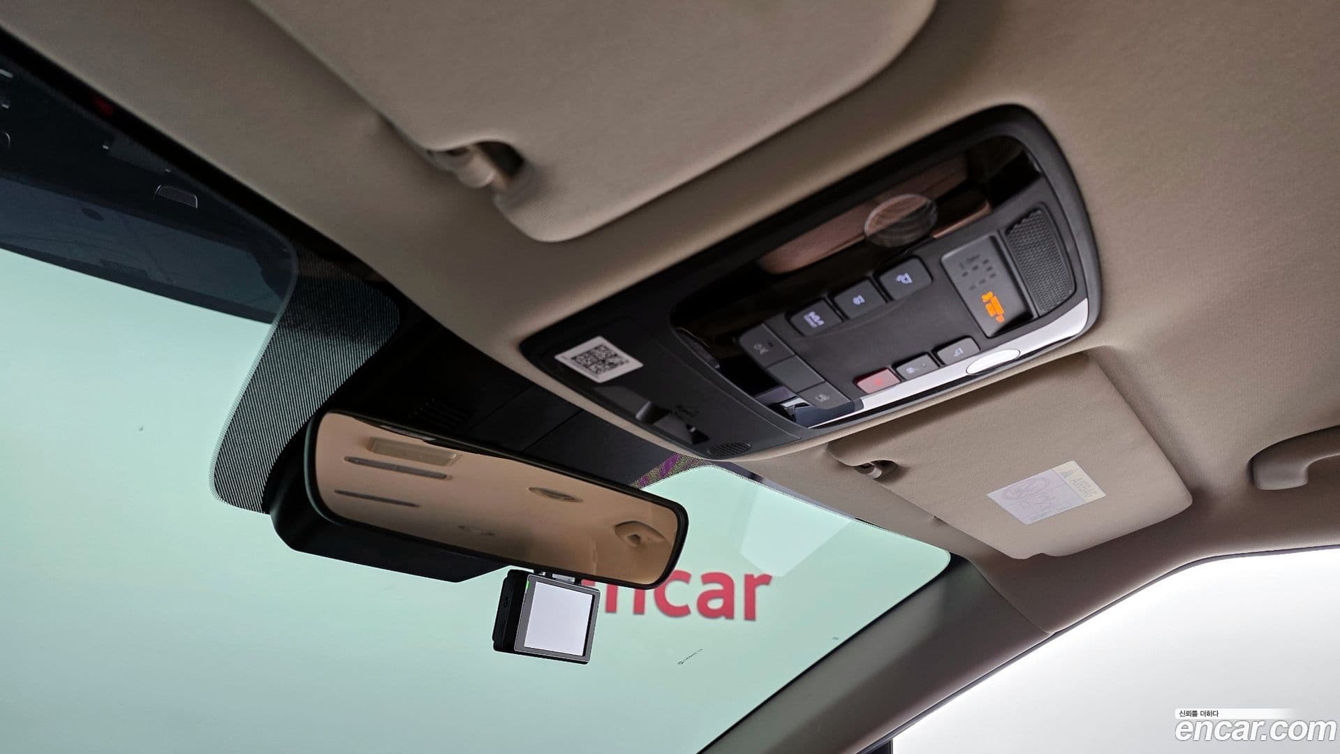 Main__Slider__Photo:Canival Kia 2023.0-17