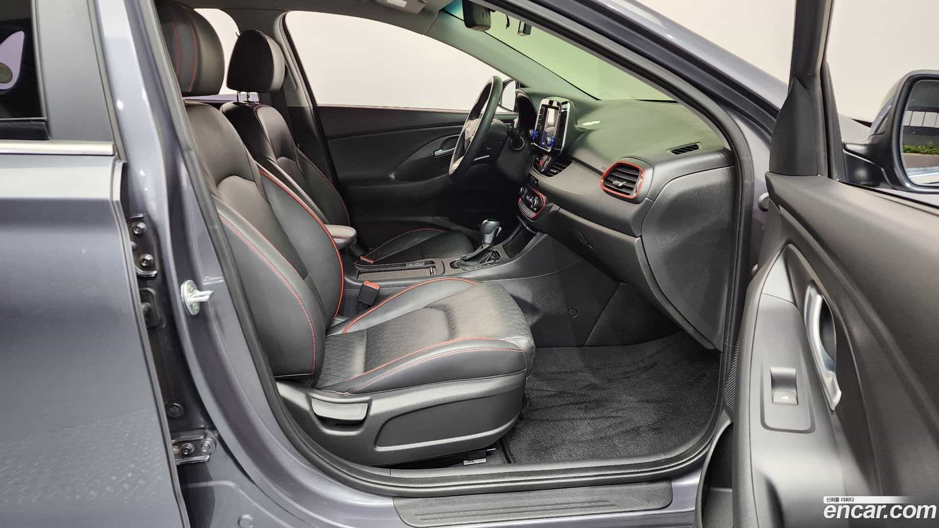 i30 Hyundai 2017.8-INNER-010