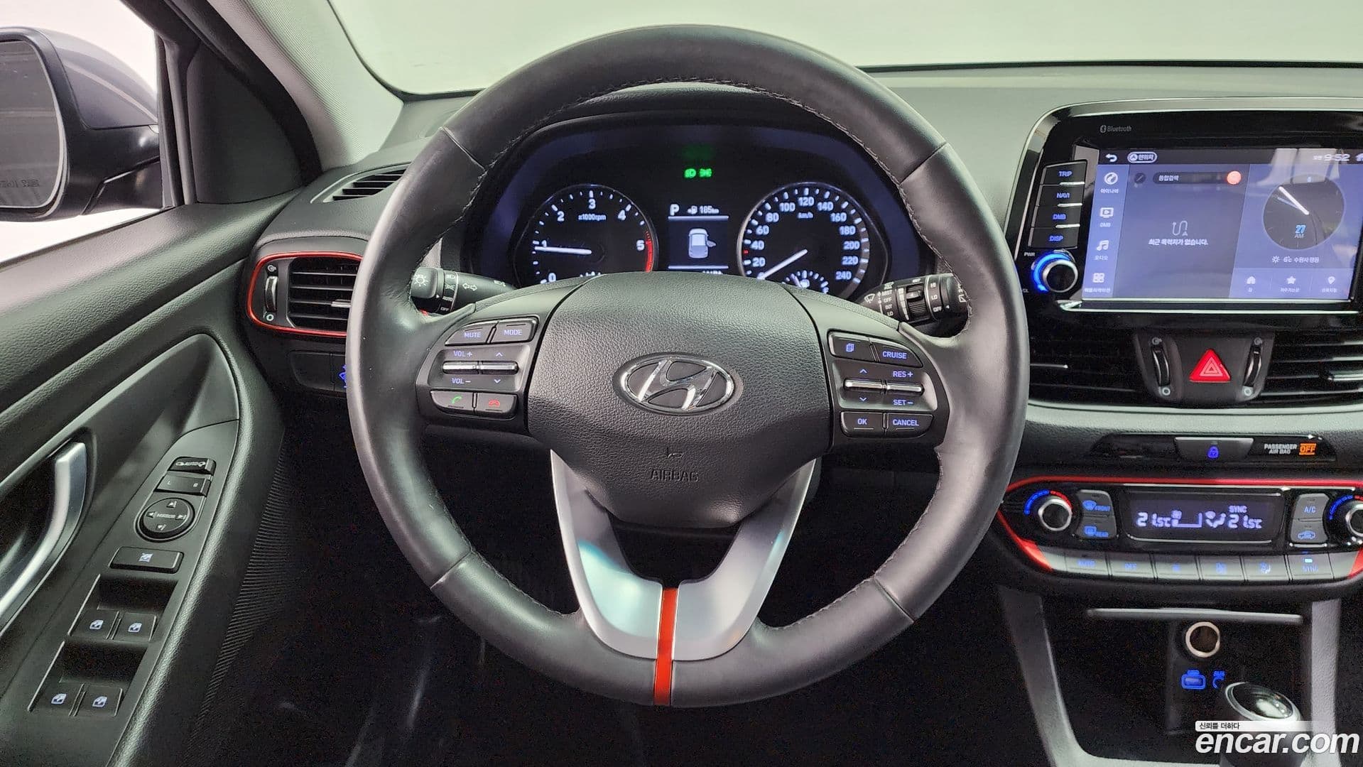 Main__Slider__Photo:i30 Hyundai 2017.8-12