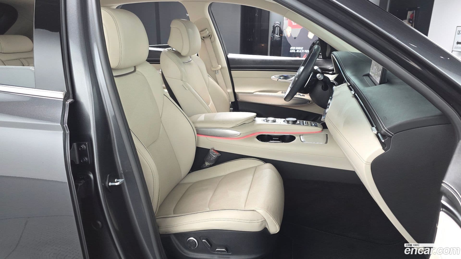 Main__Slider__Photo:GV70 Genesis 2021.6-9