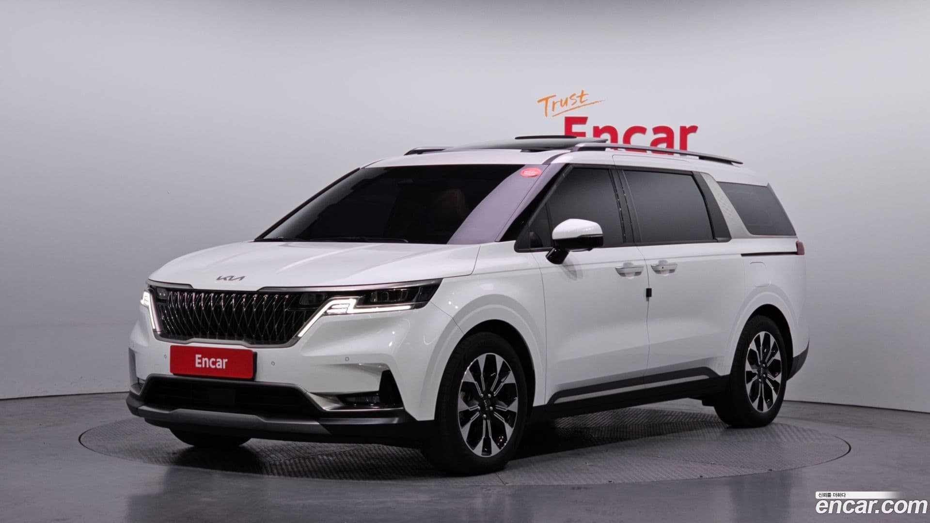 Main__Slider__Photo:Canival Kia 2022.9-0