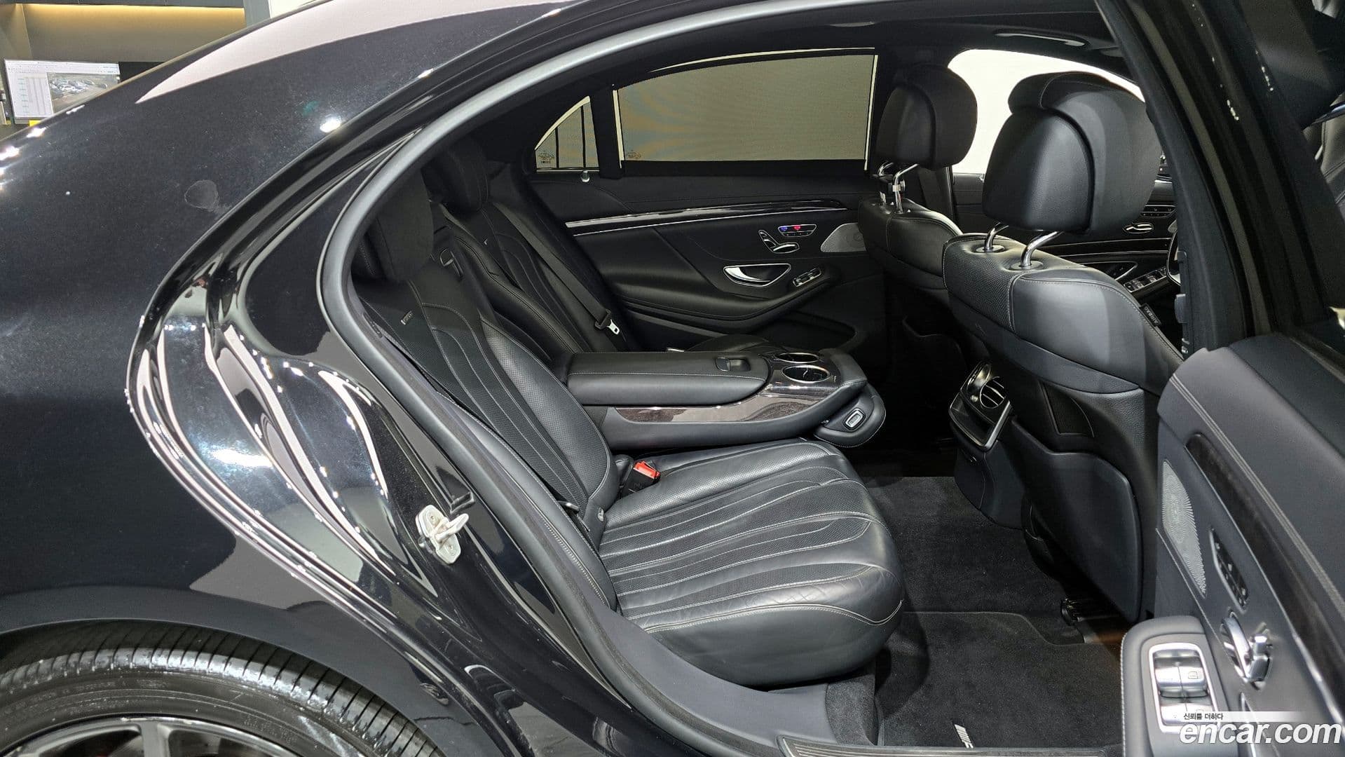 Main__Slider__Photo:S-Class Mercedes-Benz 2016.10-11