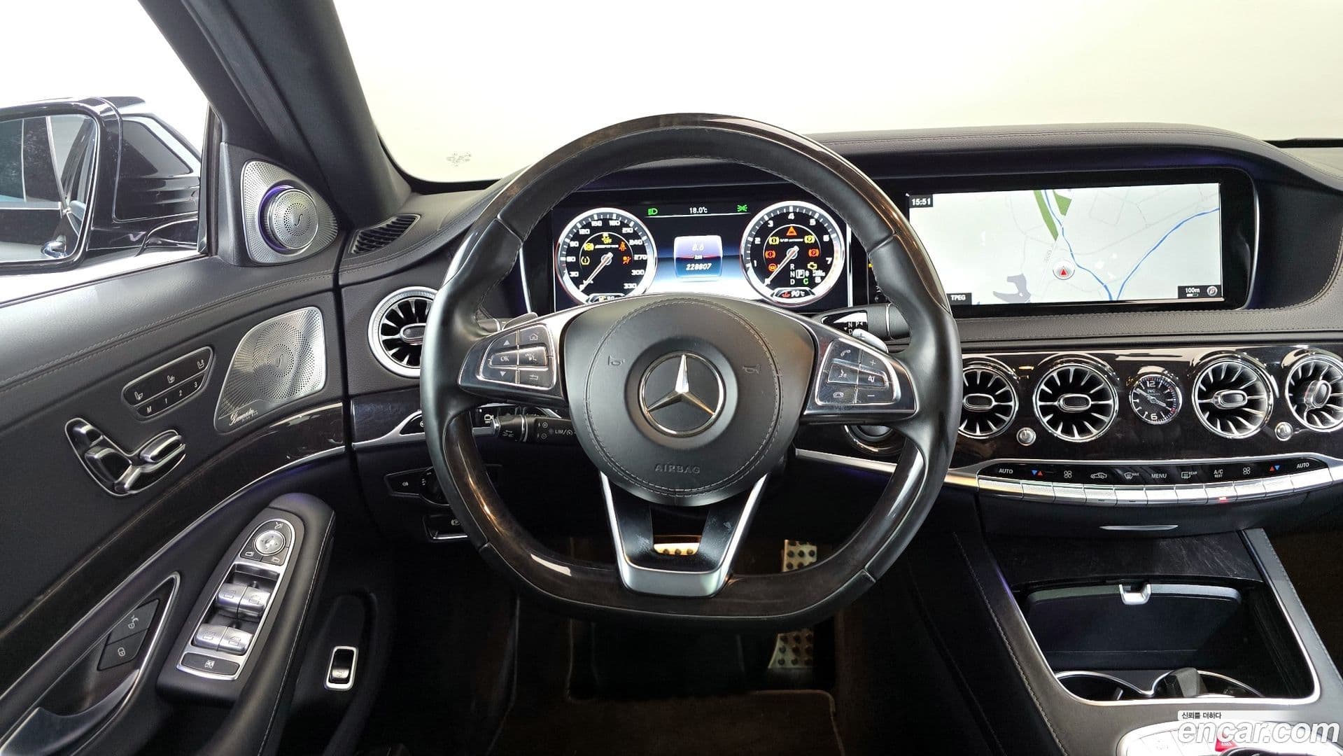 Main__Slider__Photo:S-Class Mercedes-Benz 2016.10-12