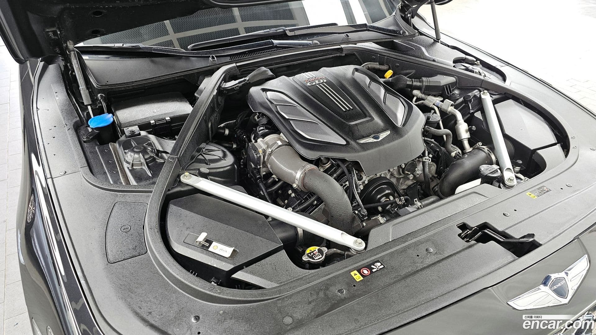 Main__Slider__Photo:G90 Genesis 2019.3-5