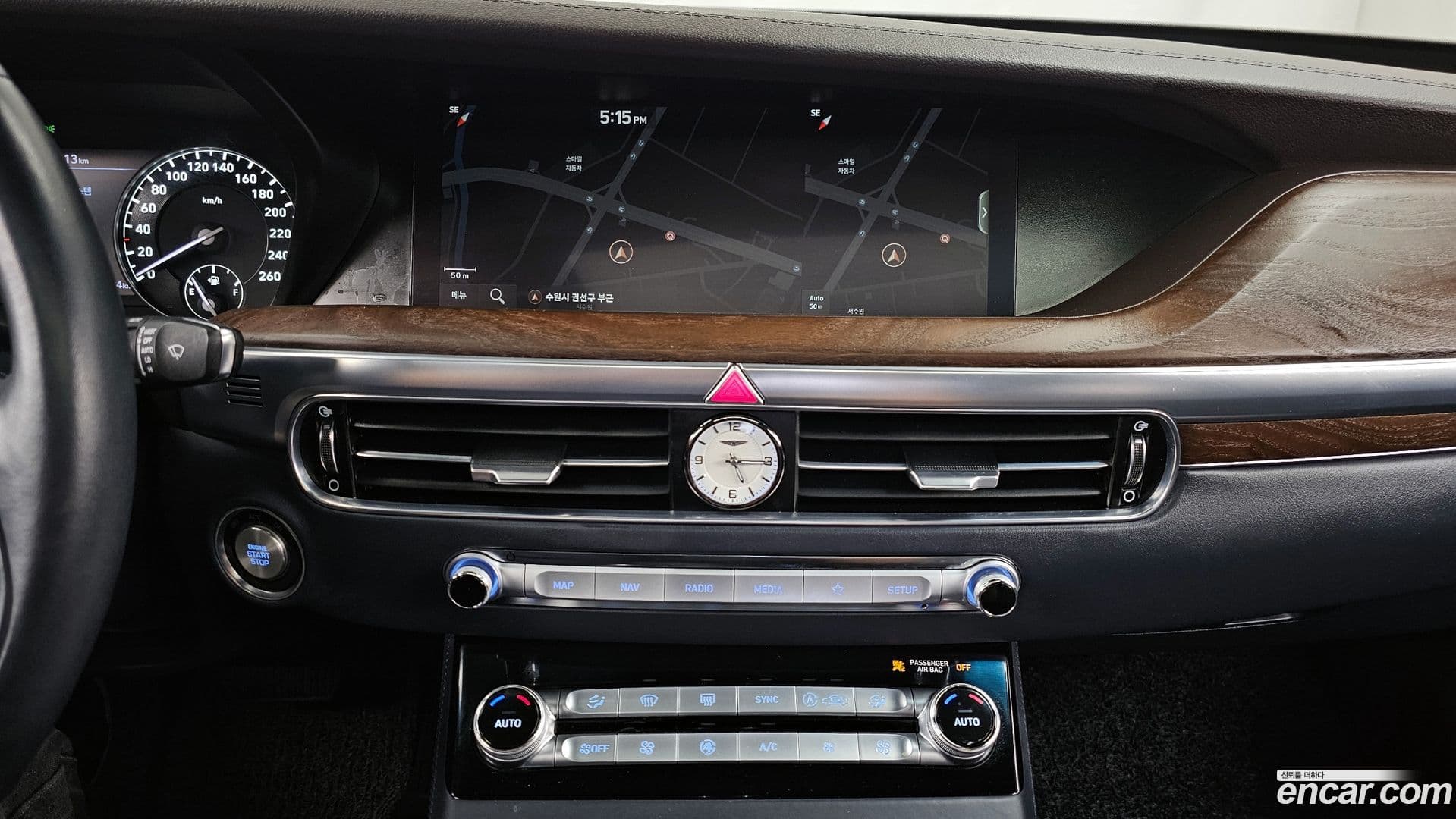 Main__Slider__Photo:G90 Genesis 2019.3-13