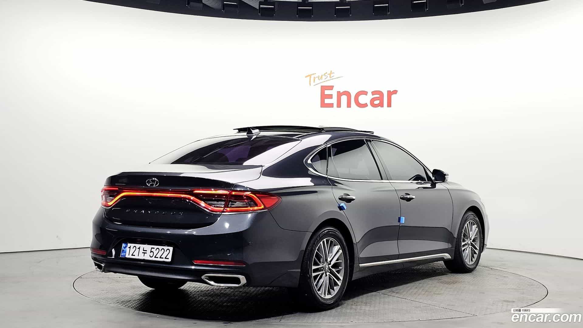 Grandeur Hyundai 2017.10-OUTER-002