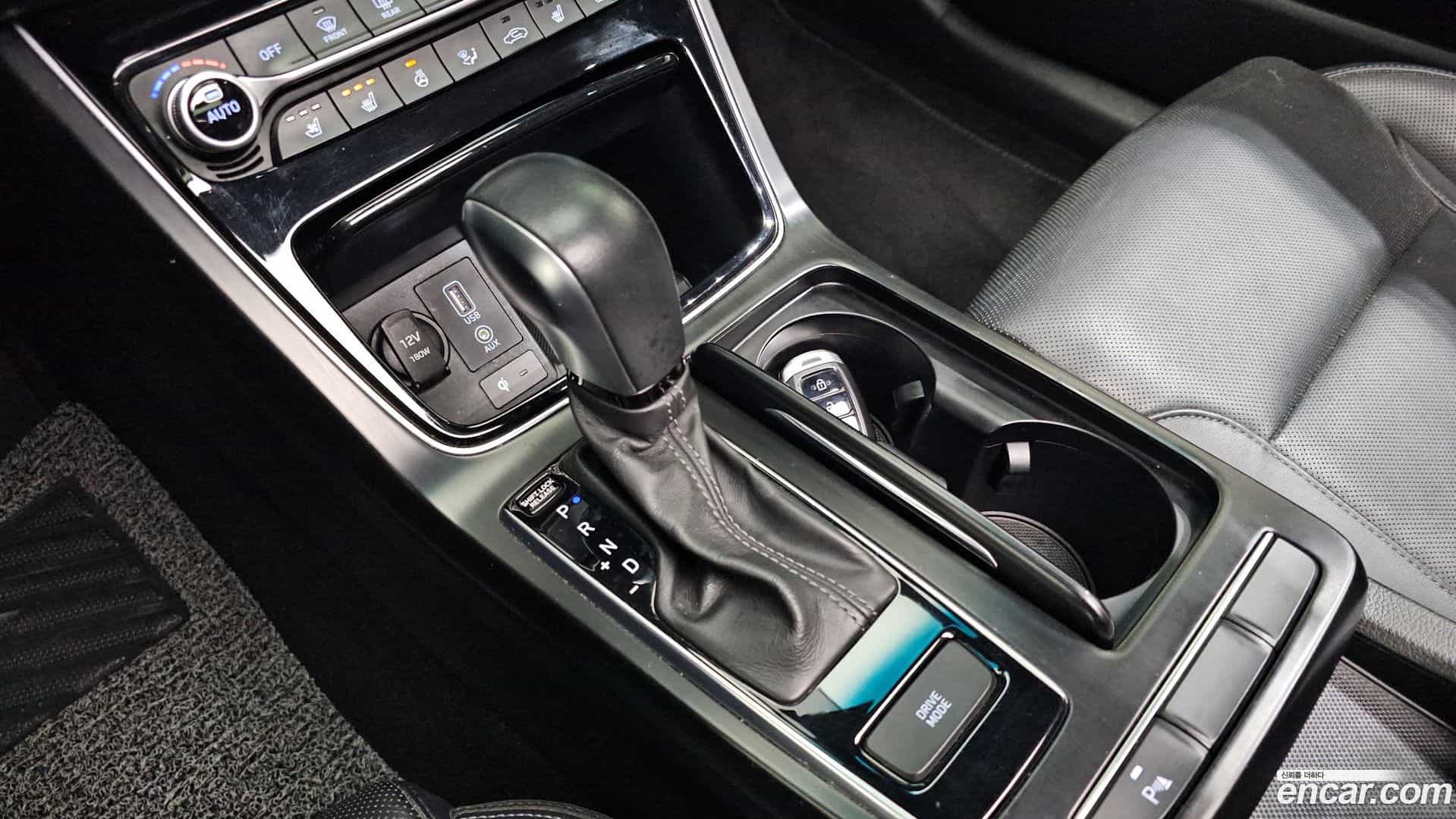 Grandeur Hyundai 2017.10-INNER-009