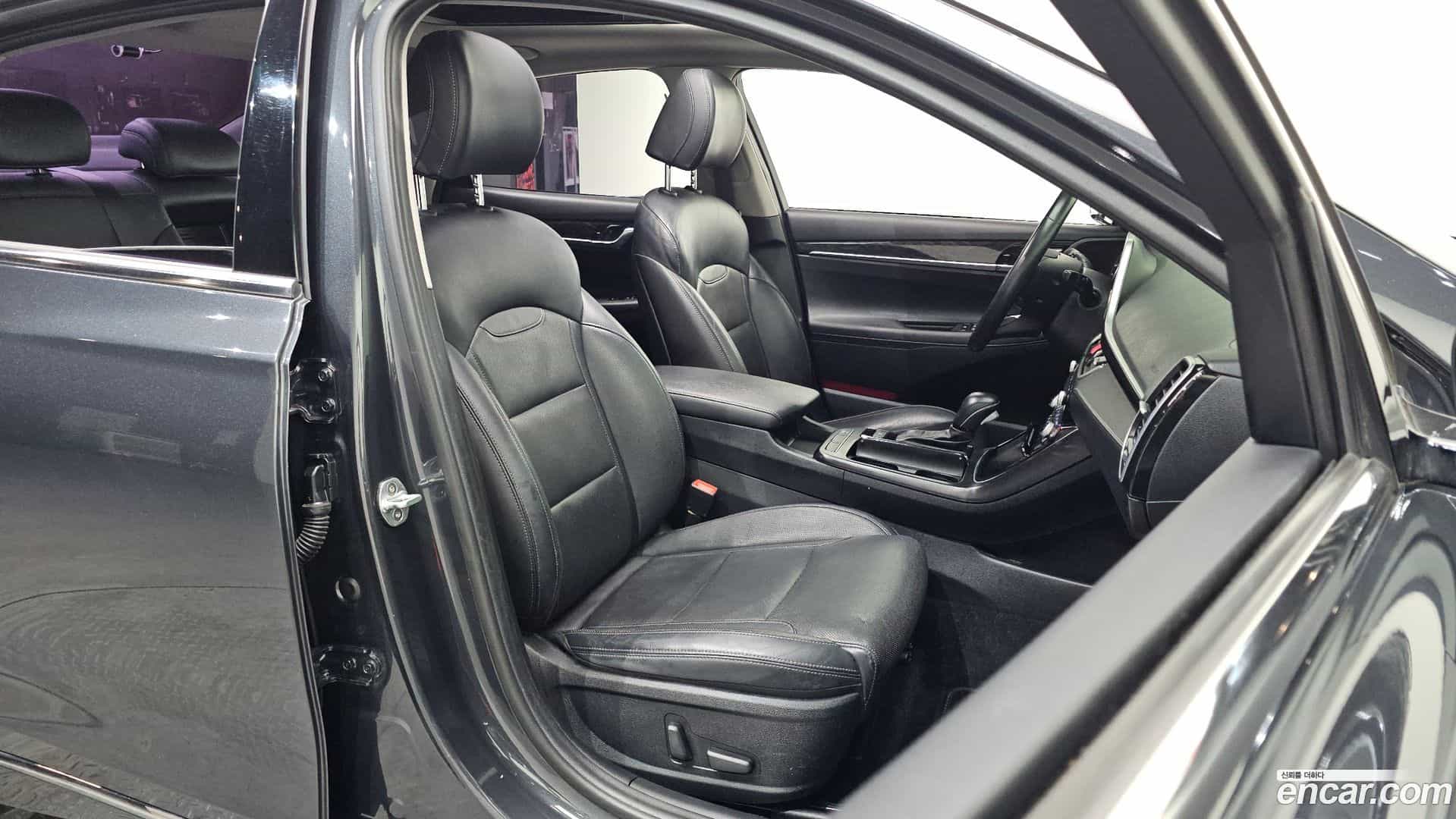 Grandeur Hyundai 2017.10-OPTION-016