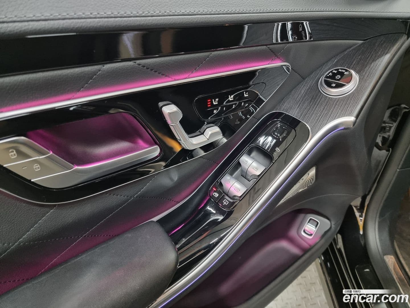 Main__Slider__Photo:S-Class Mercedes-Benz 2021.11-15