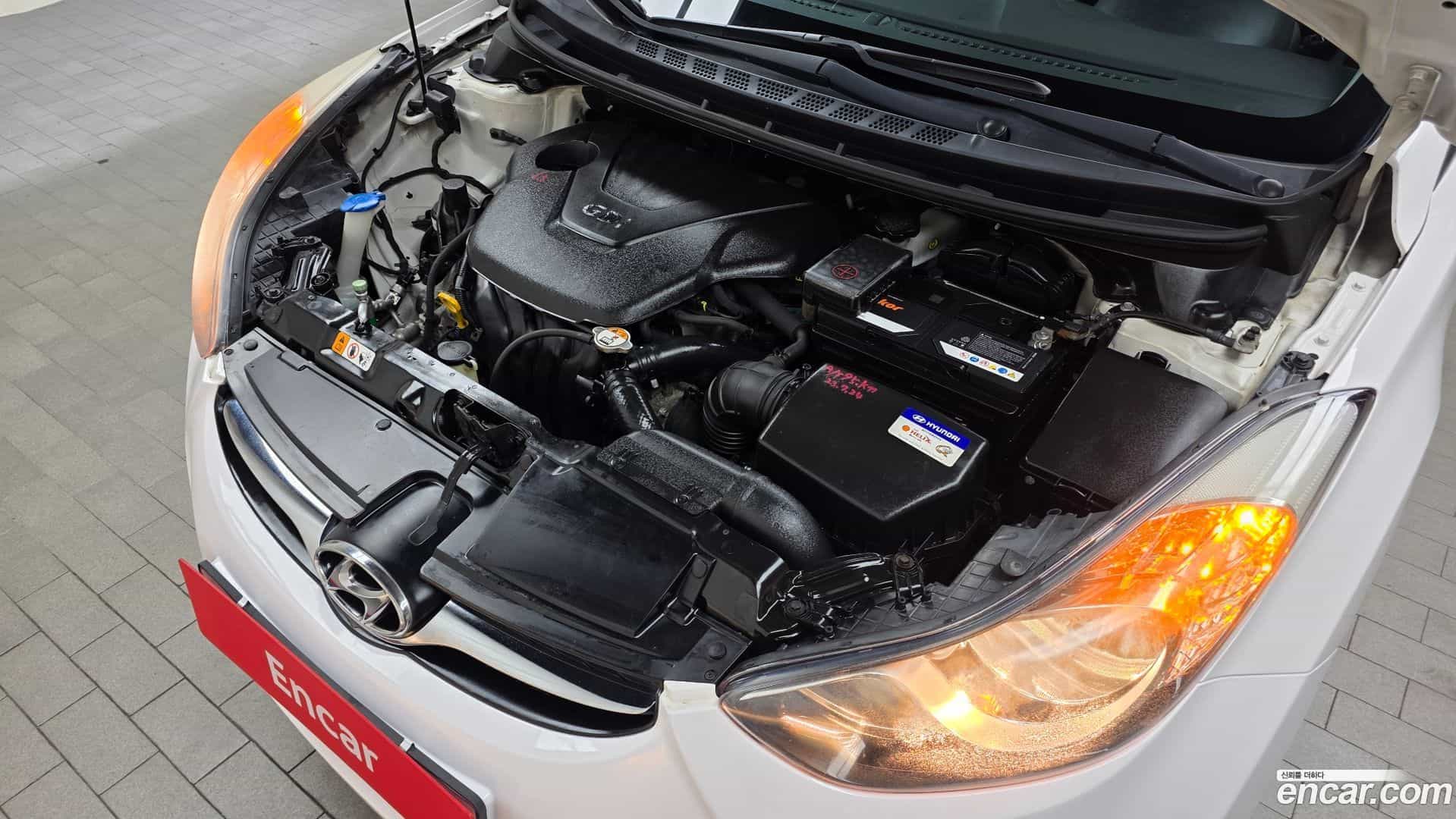 AVANTE Hyundai 2012.6-OUTER-006