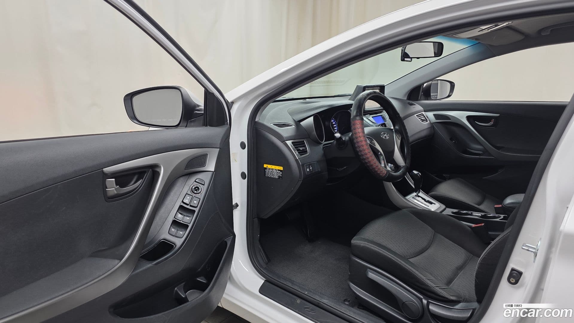 Main__Slider__Photo:AVANTE Hyundai 2012.6-9