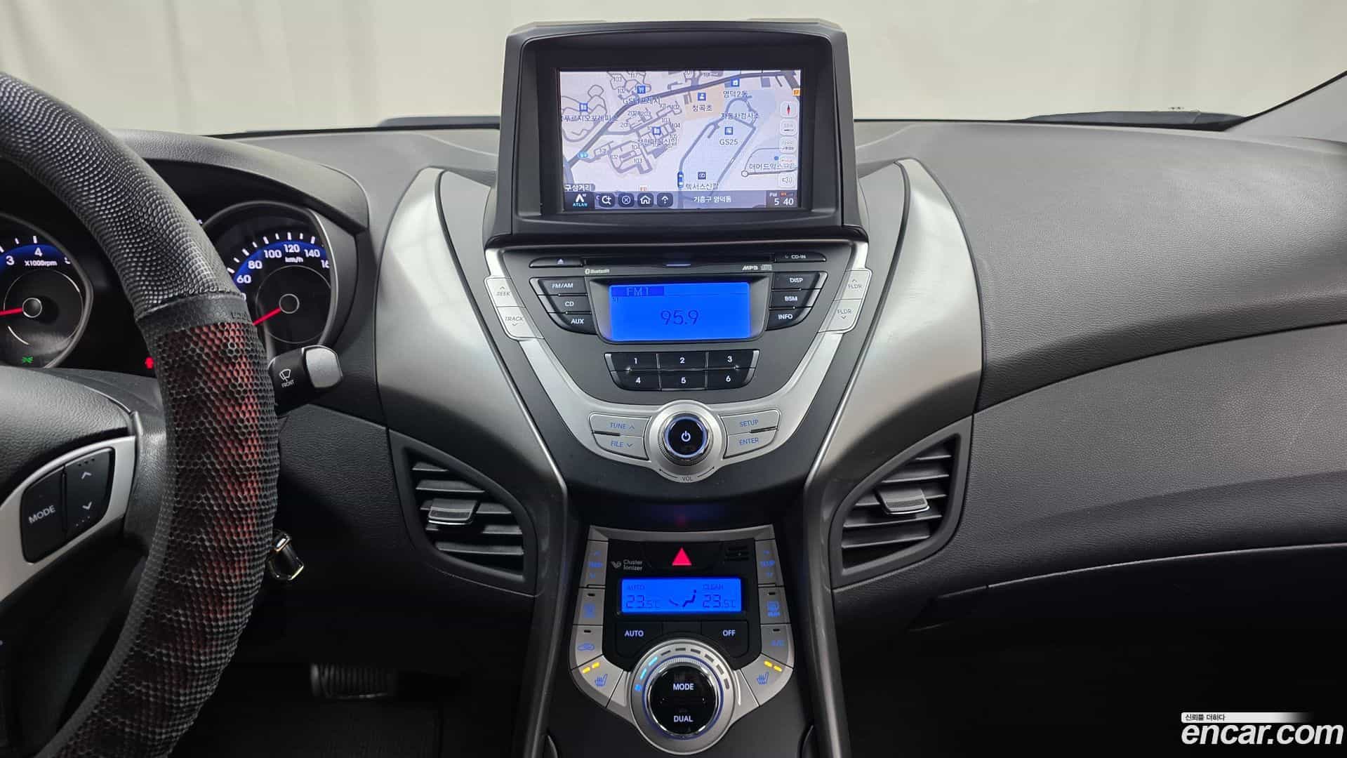 AVANTE Hyundai 2012.6-OPTION-018