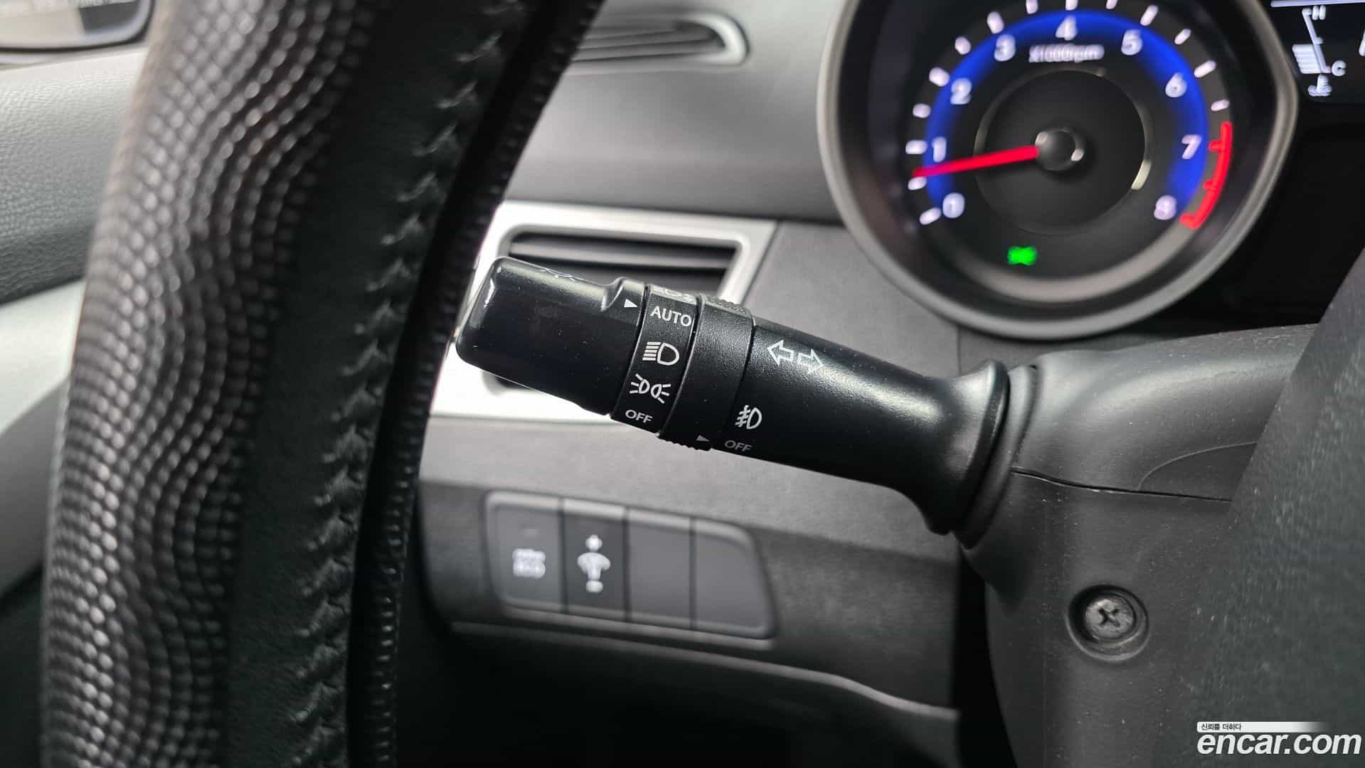 AVANTE Hyundai 2012.6-OPTION-022