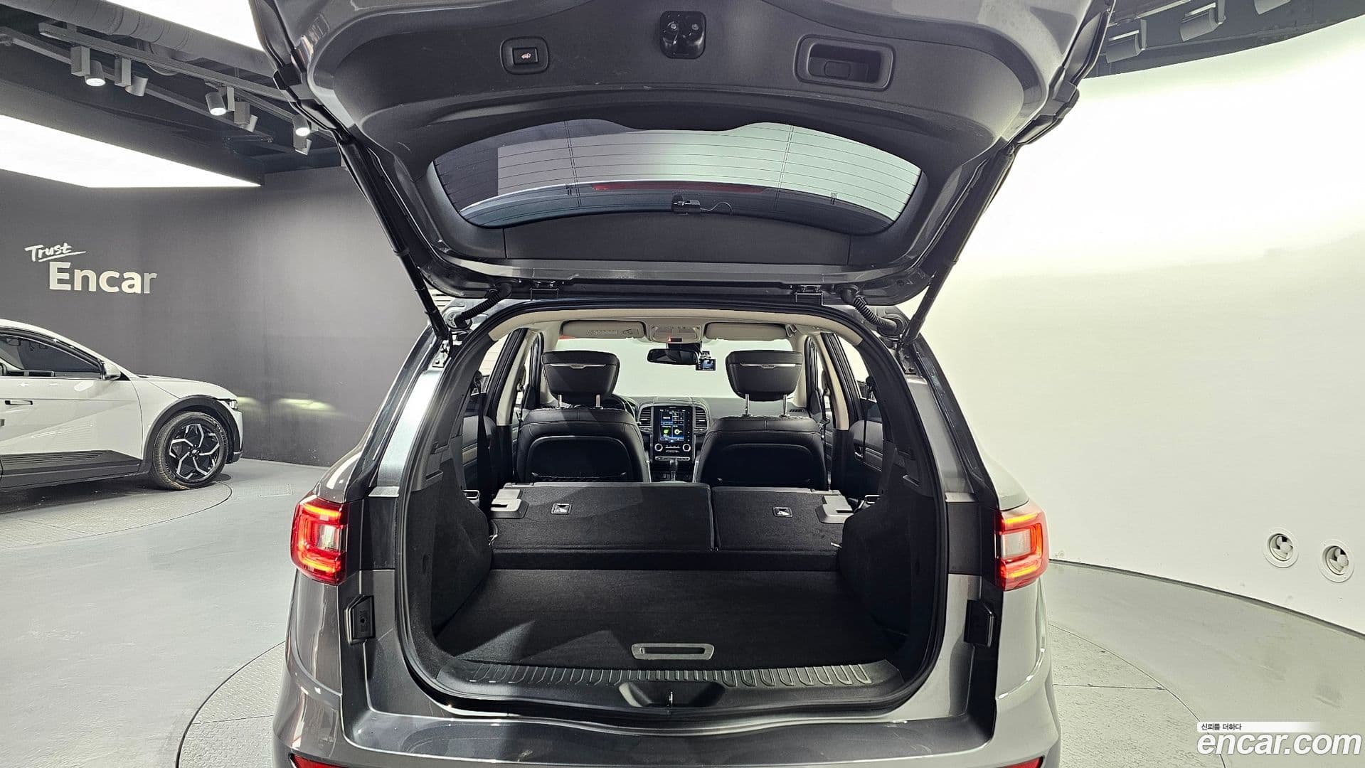 Main__Slider__Photo:QM6 Renault-KoreaSamsung 2020.1-19