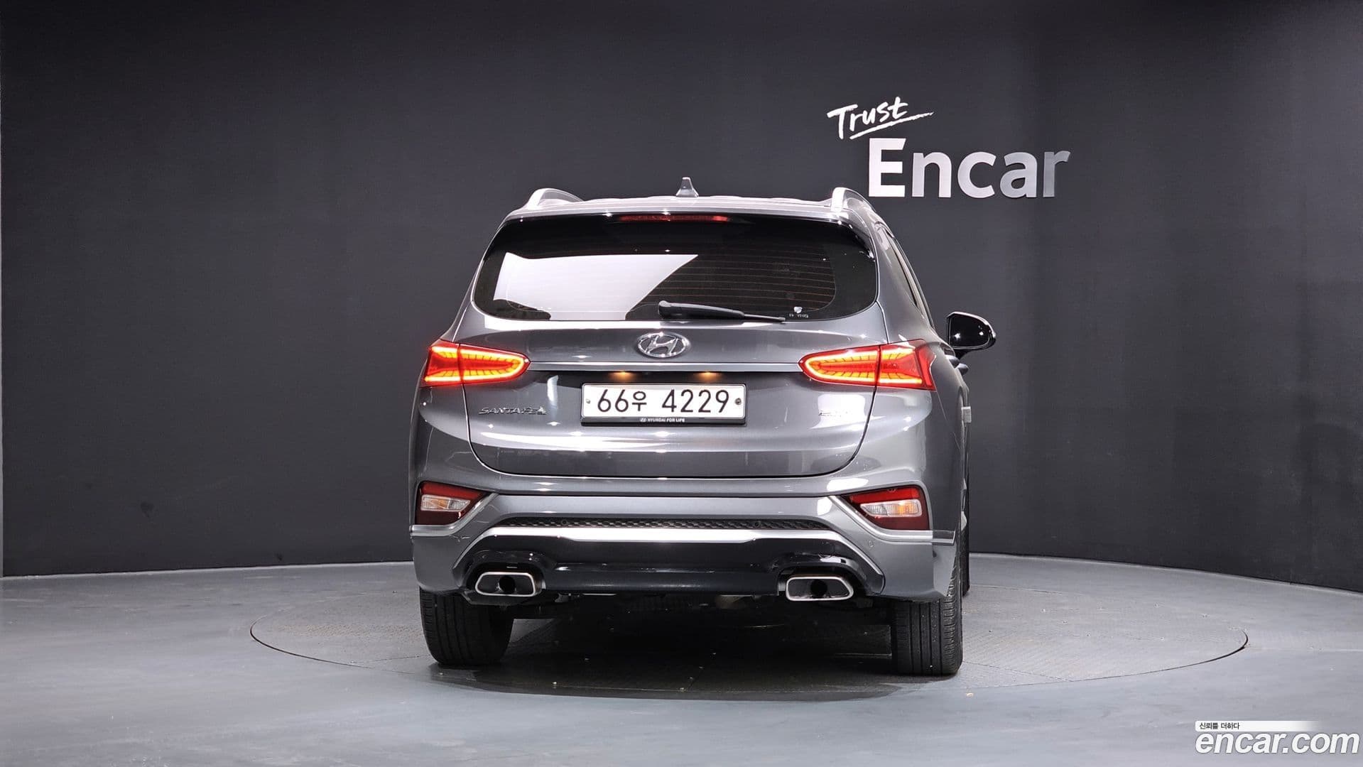 Main__Slider__Photo:Santafe Hyundai 2018.11-3