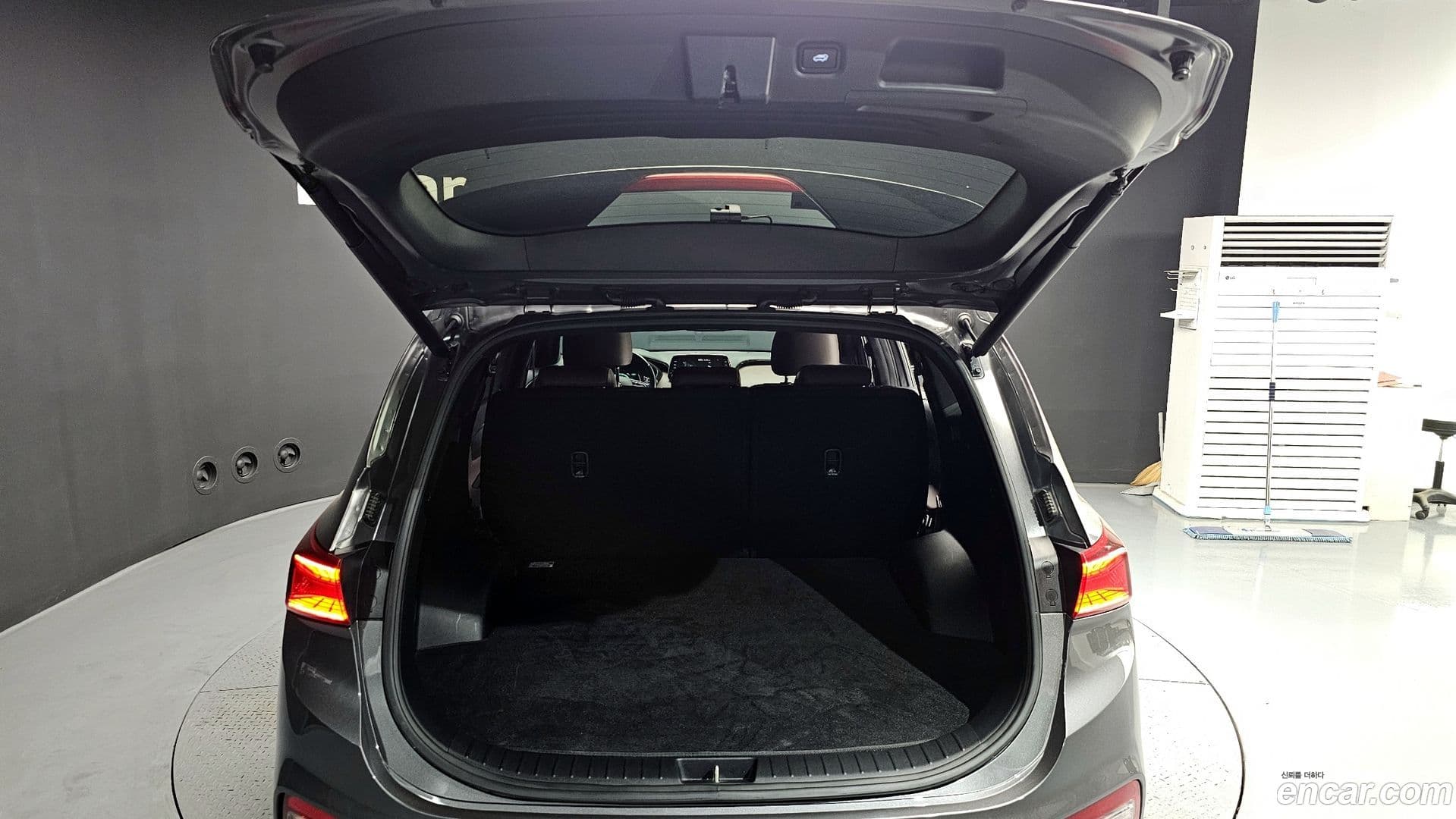 Main__Slider__Photo:Santafe Hyundai 2018.11-19