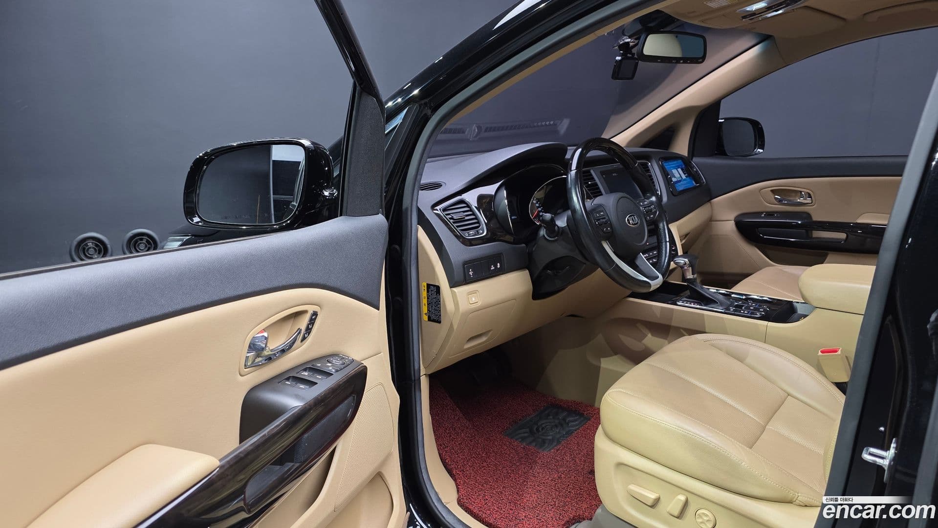 Main__Slider__Photo:Canival Kia 2018.6-9