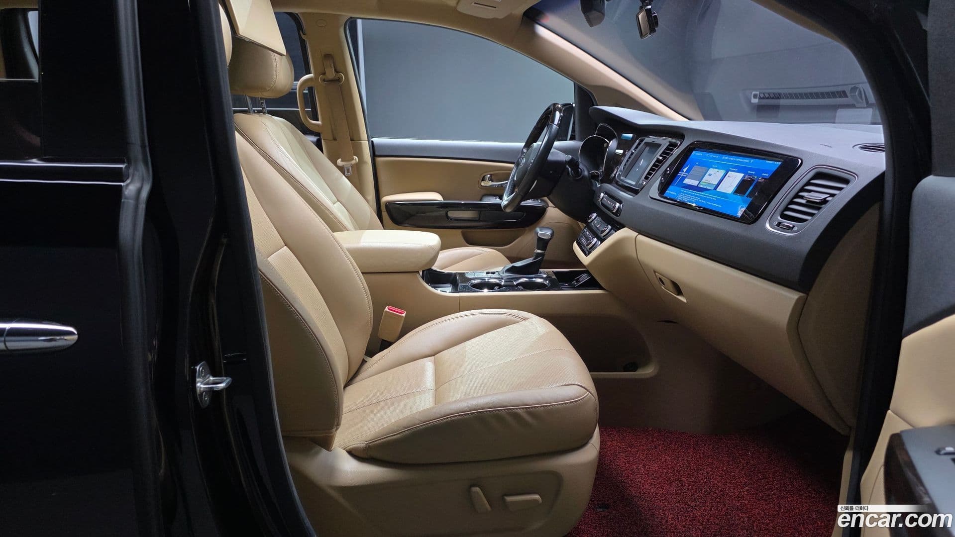 Main__Slider__Photo:Canival Kia 2018.6-11