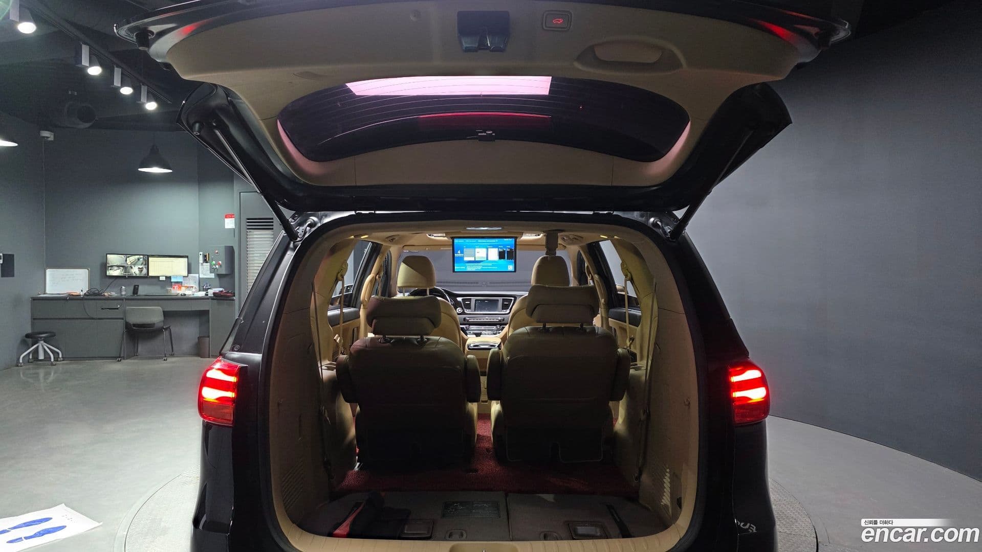 Main__Slider__Photo:Canival Kia 2018.6-19