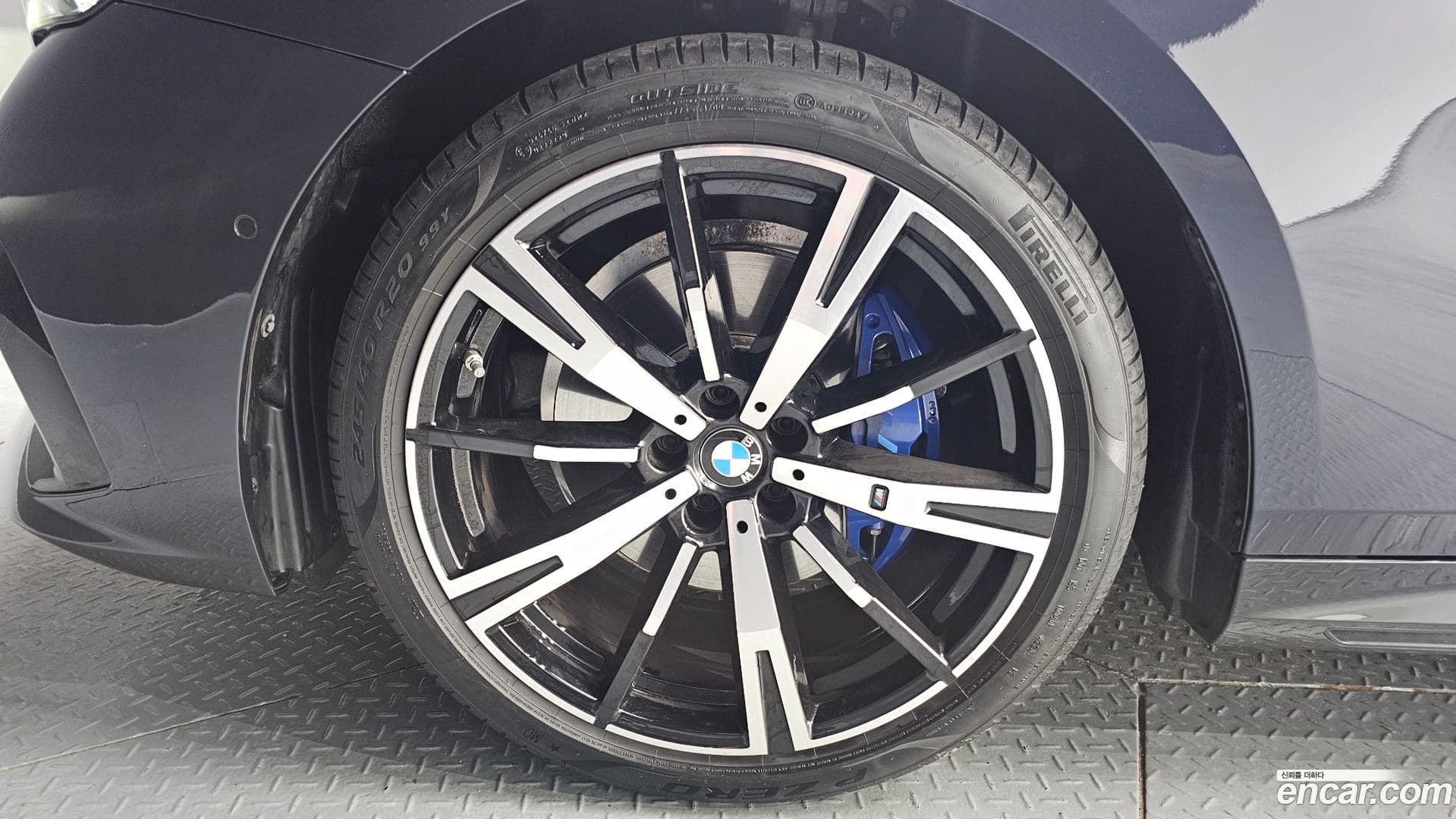 Main__Slider__Photo:5-Series BMW 2025.2-4