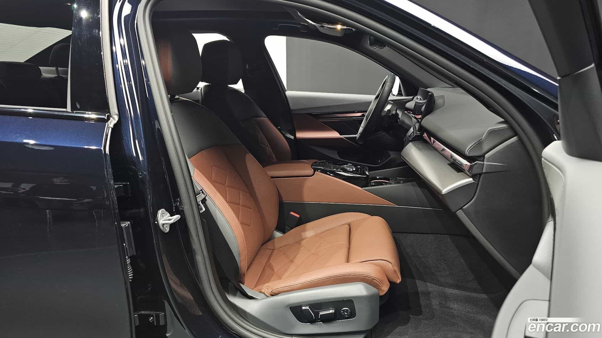 5-Series BMW 2025.2-INNER-010