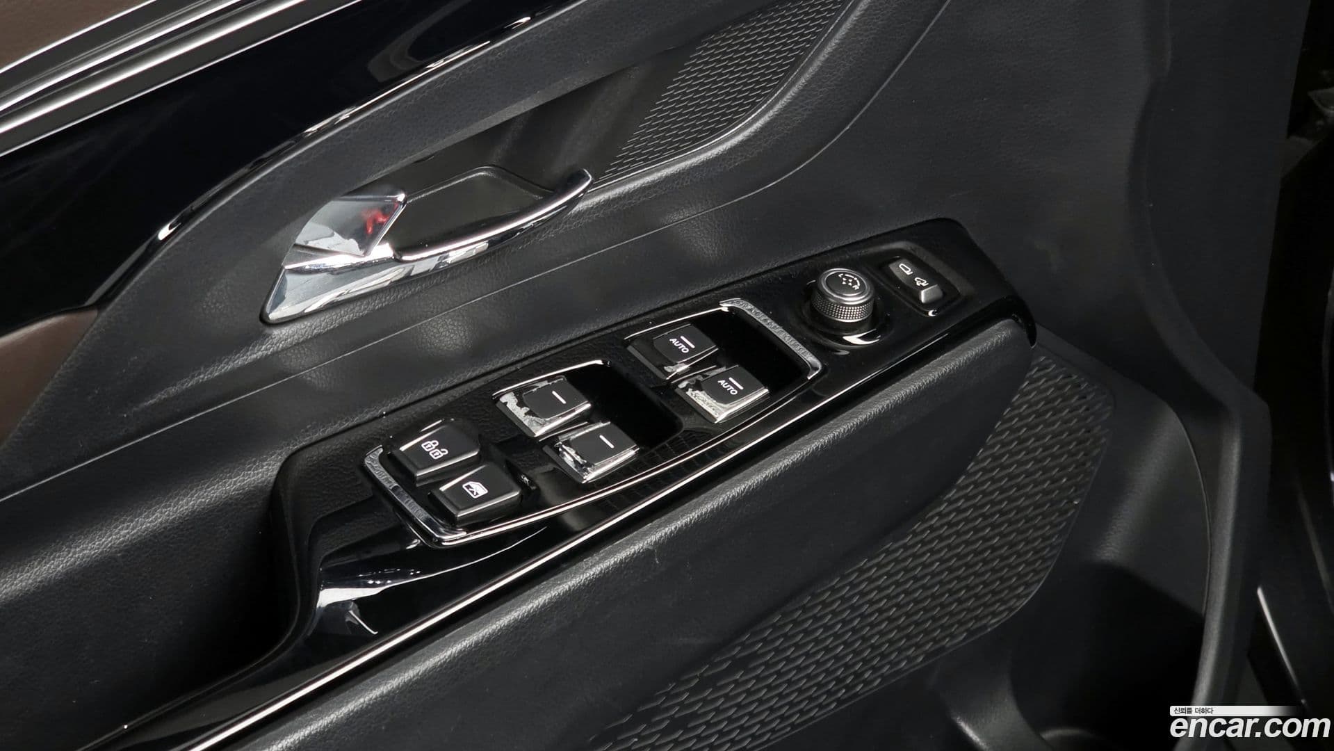 Main__Slider__Photo:KORANDO KG_Mobility_Ssangyong 2019.3-17