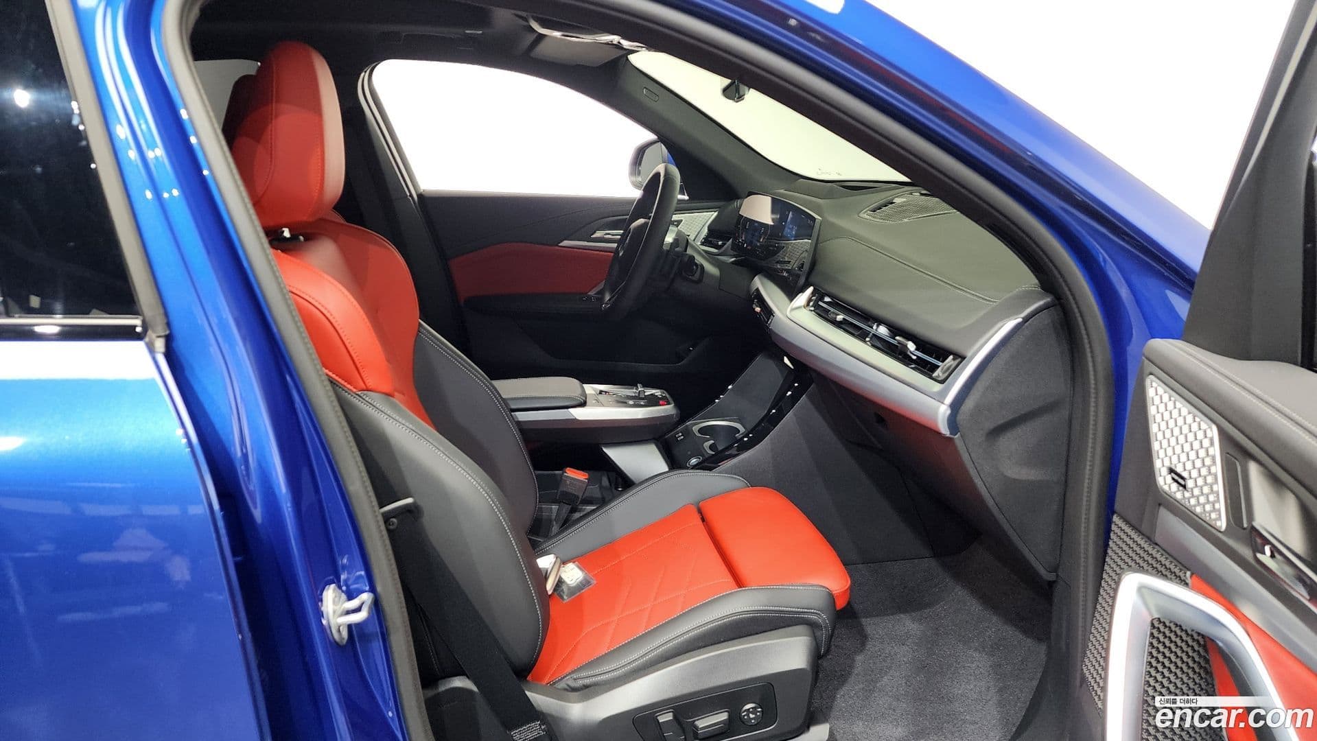 Main__Slider__Photo:X2 (F39) BMW 2025.6-10