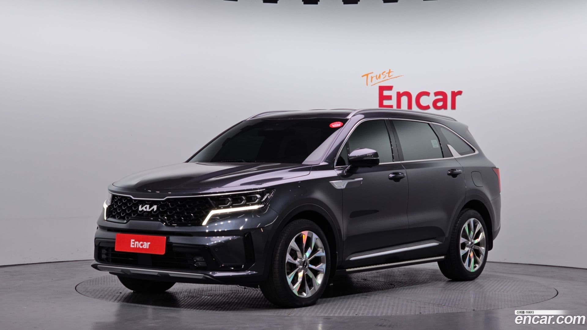 Main__Slider__Photo:Sorento Kia 2021.9-0