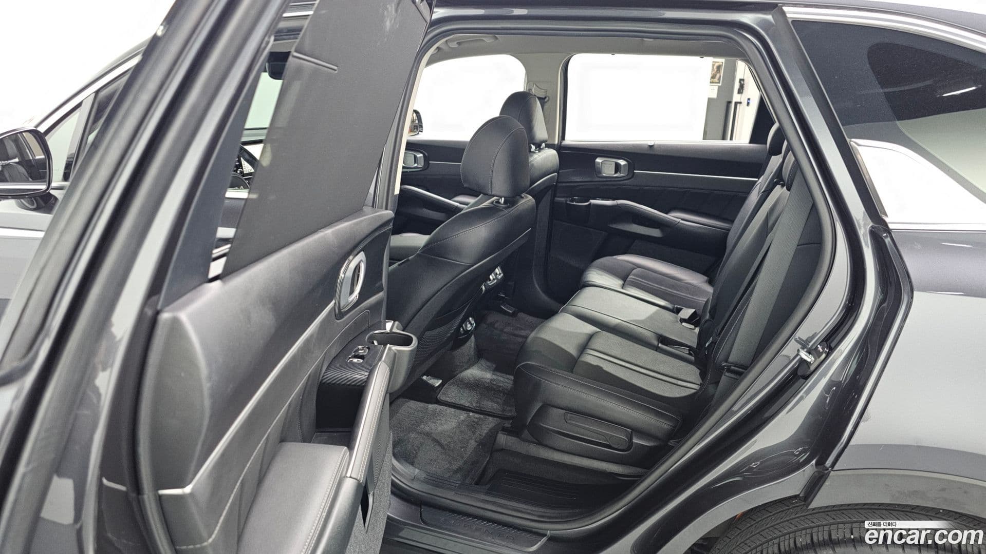 Main__Slider__Photo:Sorento Kia 2021.9-12