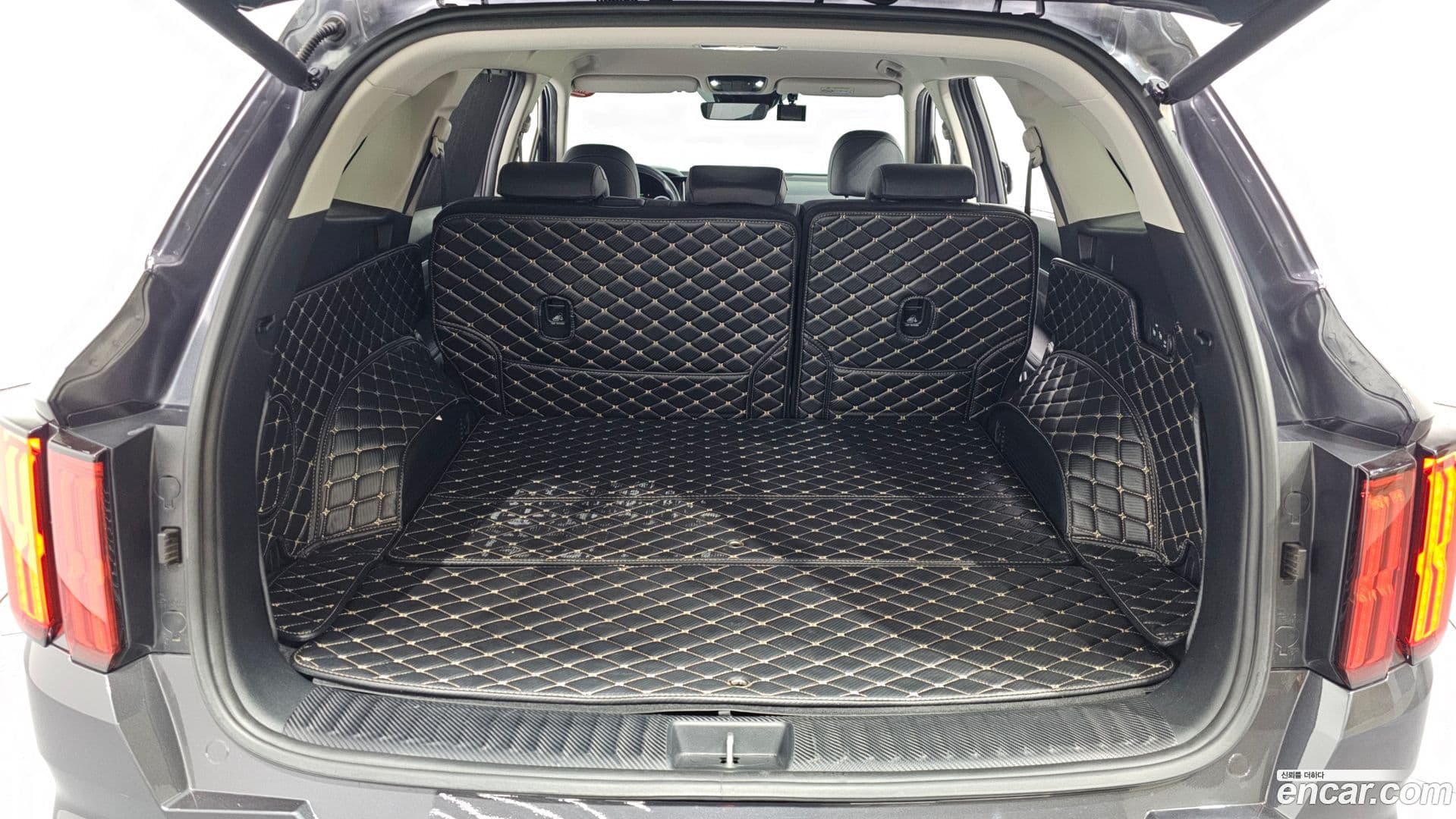 Main__Slider__Photo:Sorento Kia 2021.9-19