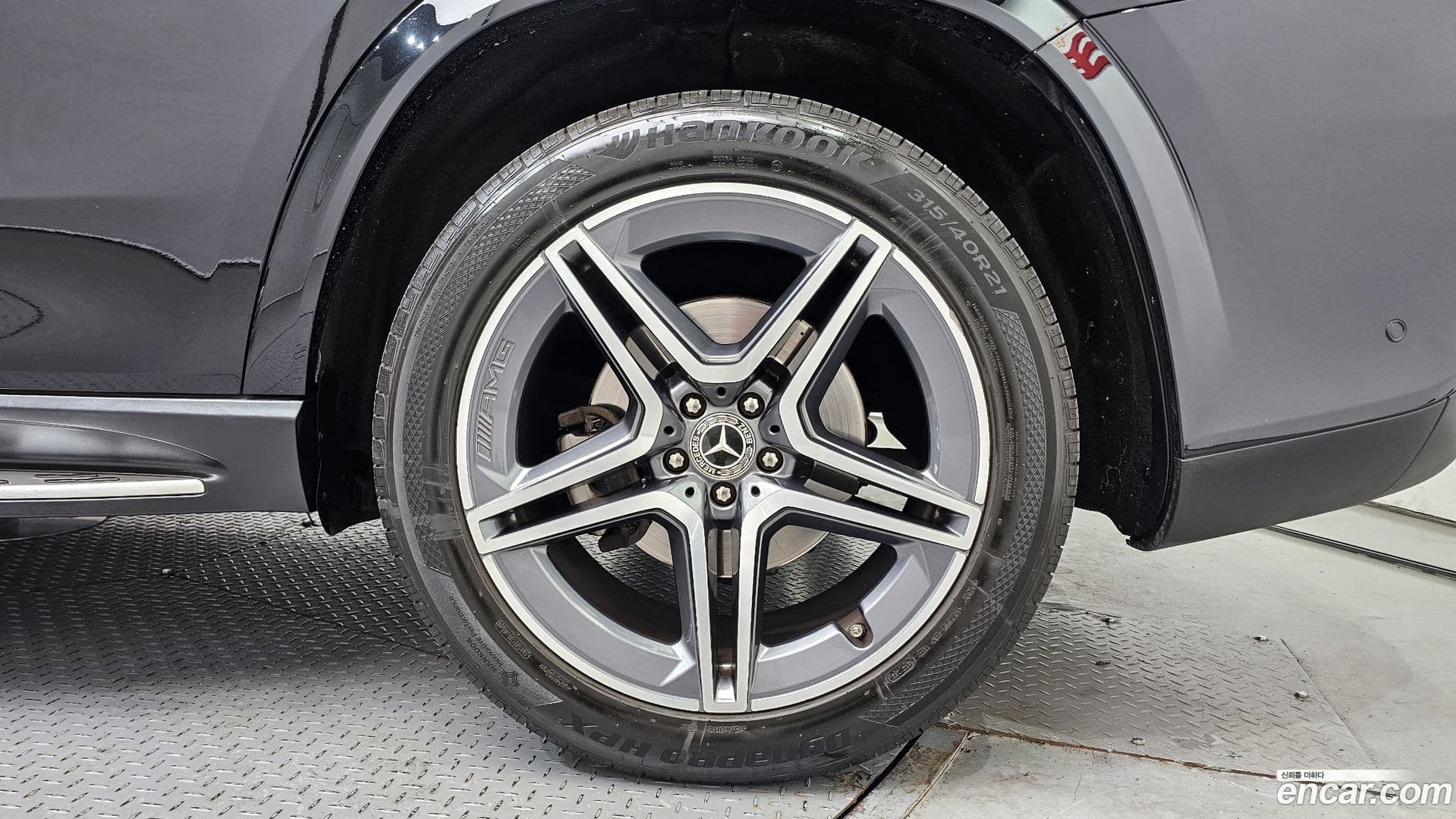 Main__Slider__Photo:GLS-Class Mercedes-Benz 2021.10-4