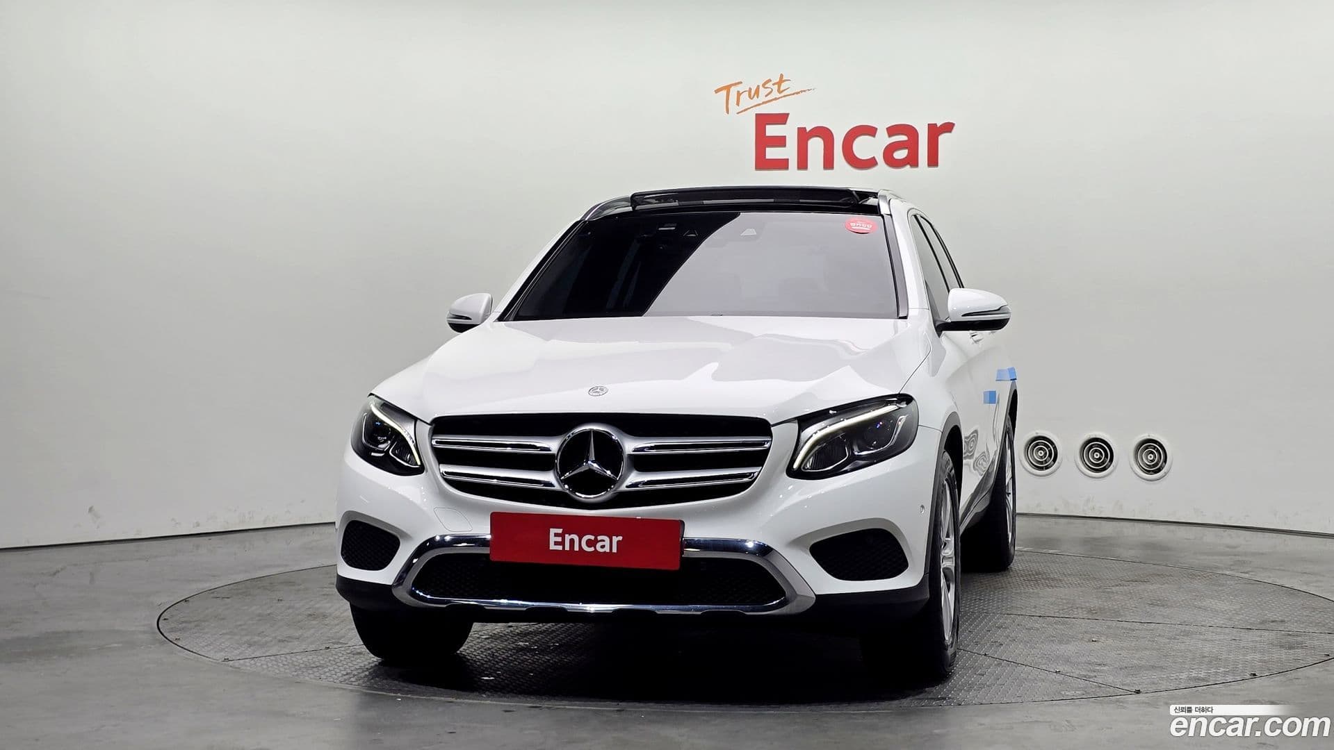 Main__Slider__Photo:GLC-Class Mercedes-Benz 2018.7-2