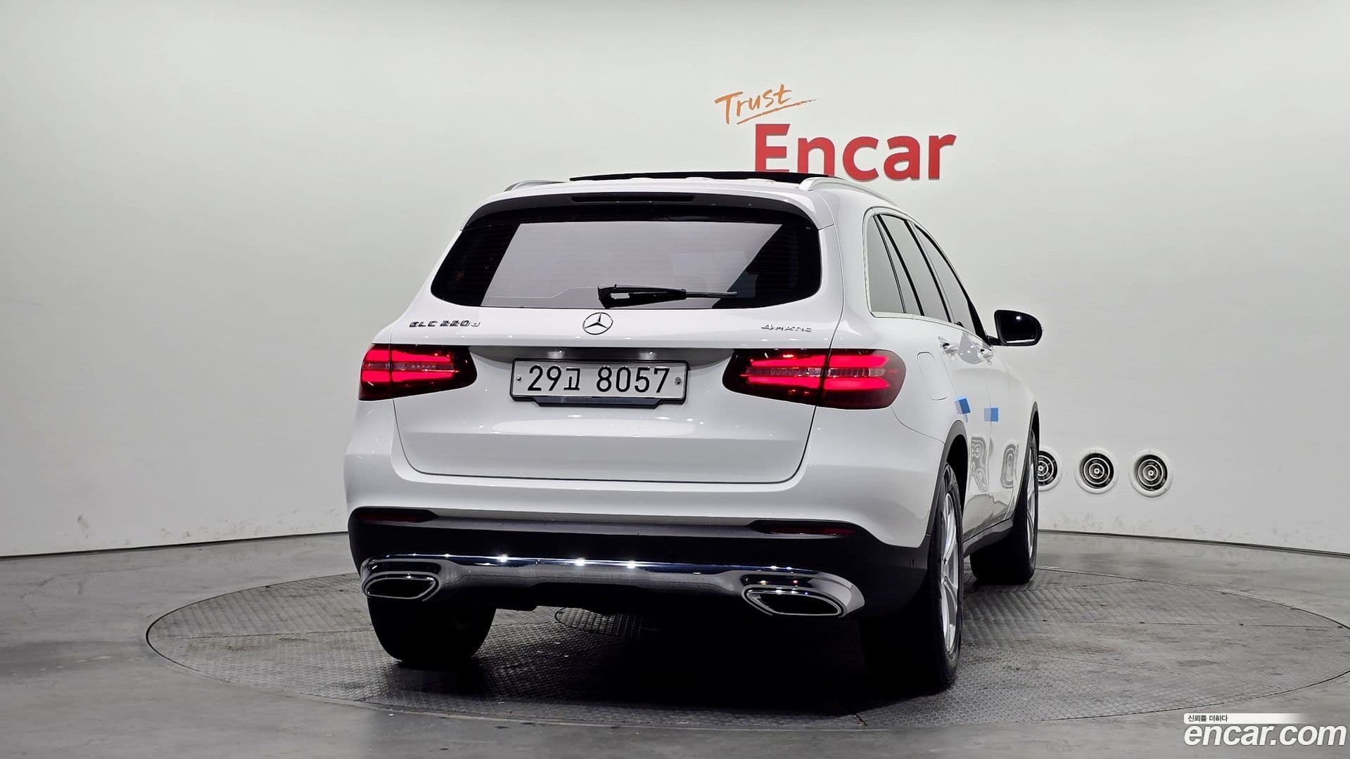 Main__Slider__Photo:GLC-Class Mercedes-Benz 2018.7-3