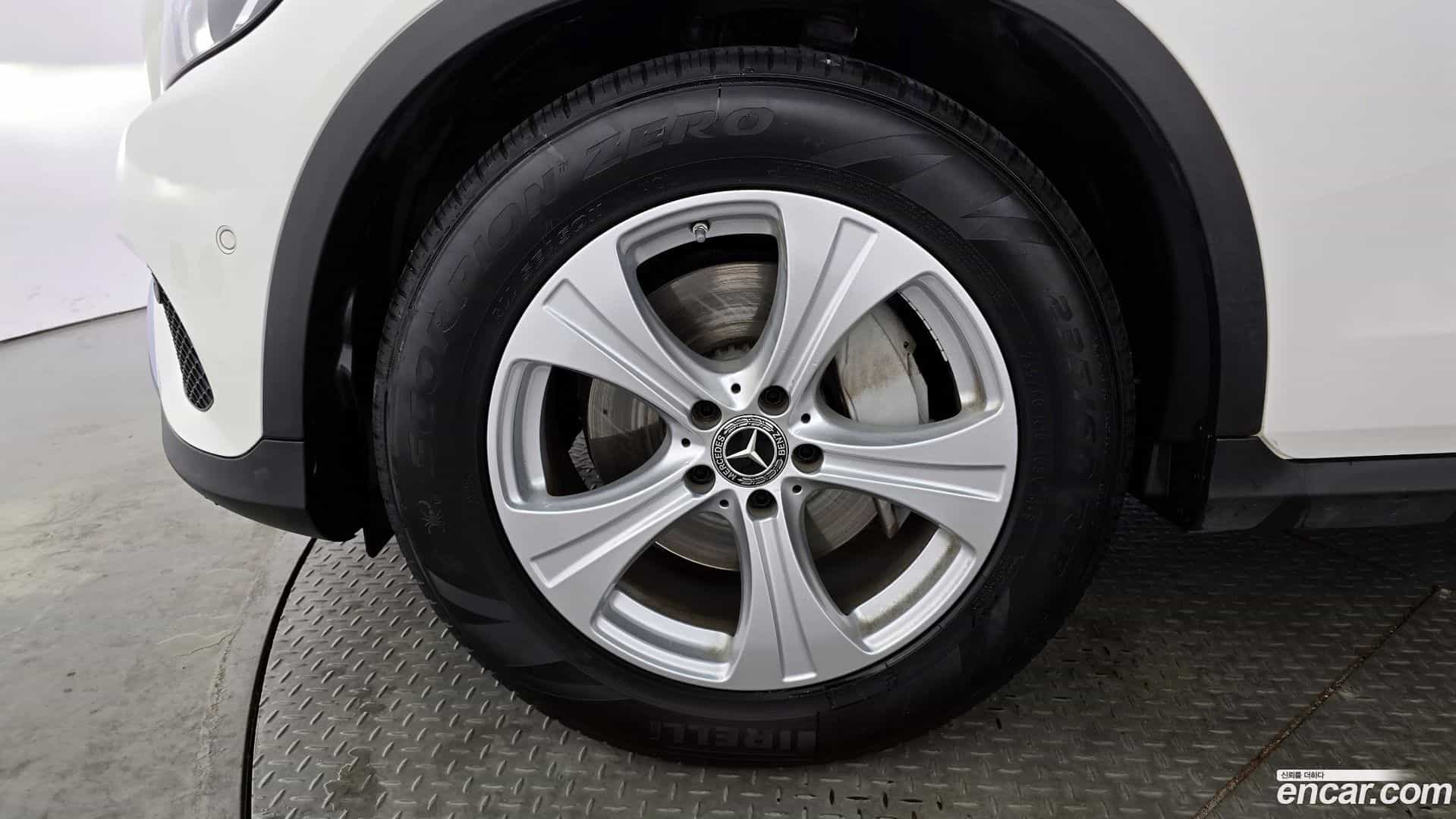 GLC-Class Mercedes-Benz 2018.7-OUTER-005