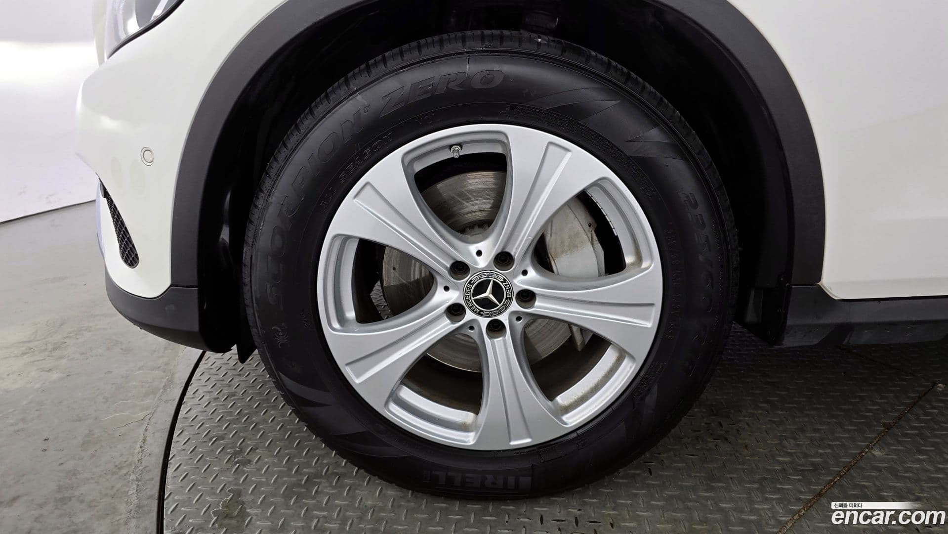 Main__Slider__Photo:GLC-Class Mercedes-Benz 2018.7-4