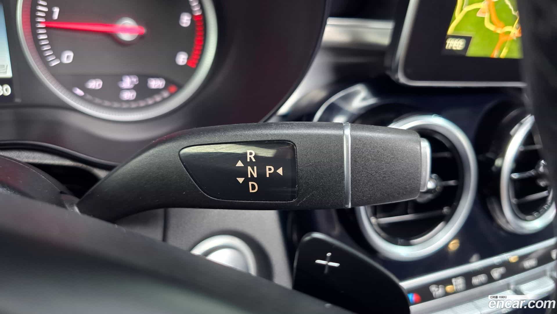 GLC-Class Mercedes-Benz 2018.7-INNER-009