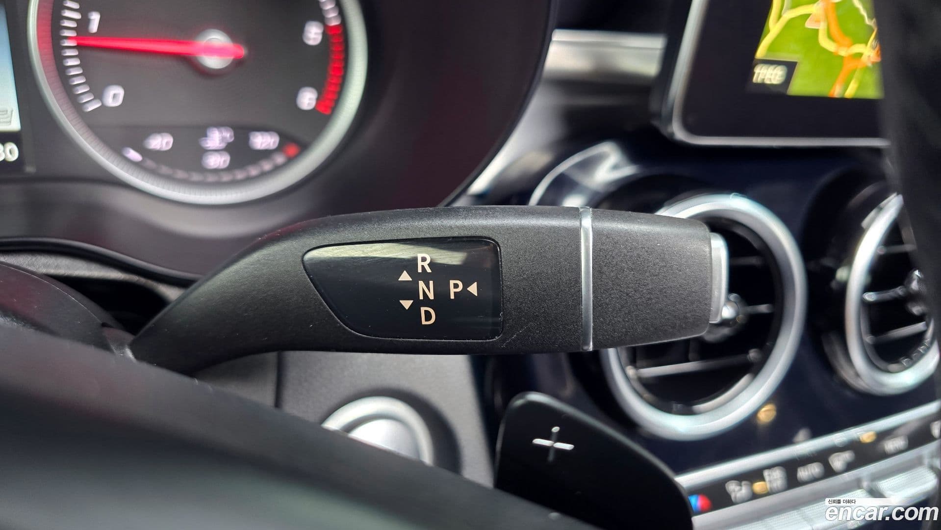 Main__Slider__Photo:GLC-Class Mercedes-Benz 2018.7-8