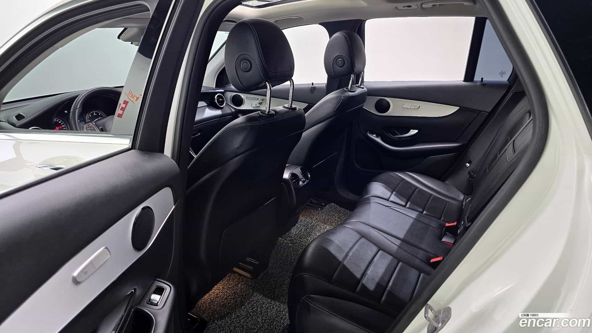 GLC-Class Mercedes-Benz 2018.7-OPTION-015