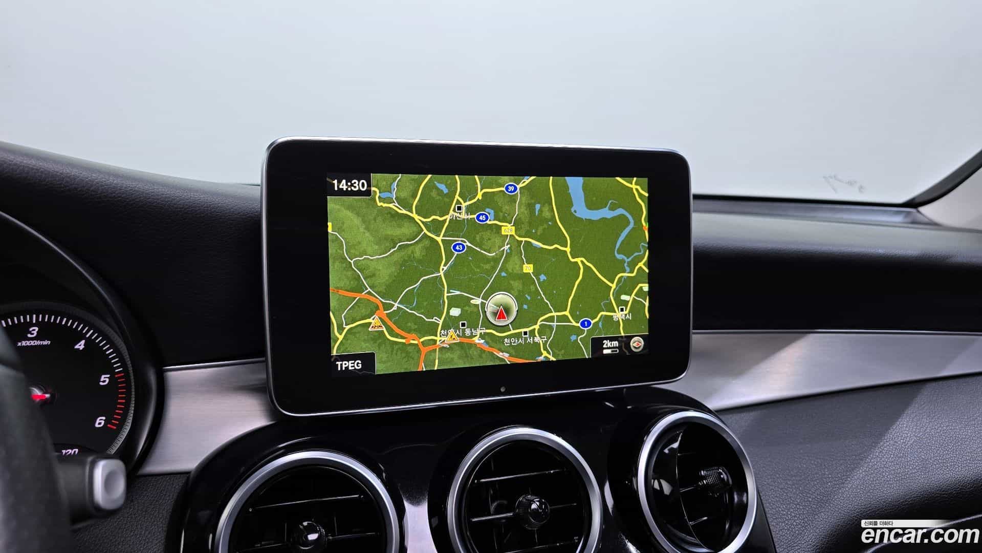 GLC-Class Mercedes-Benz 2018.7-OPTION-020