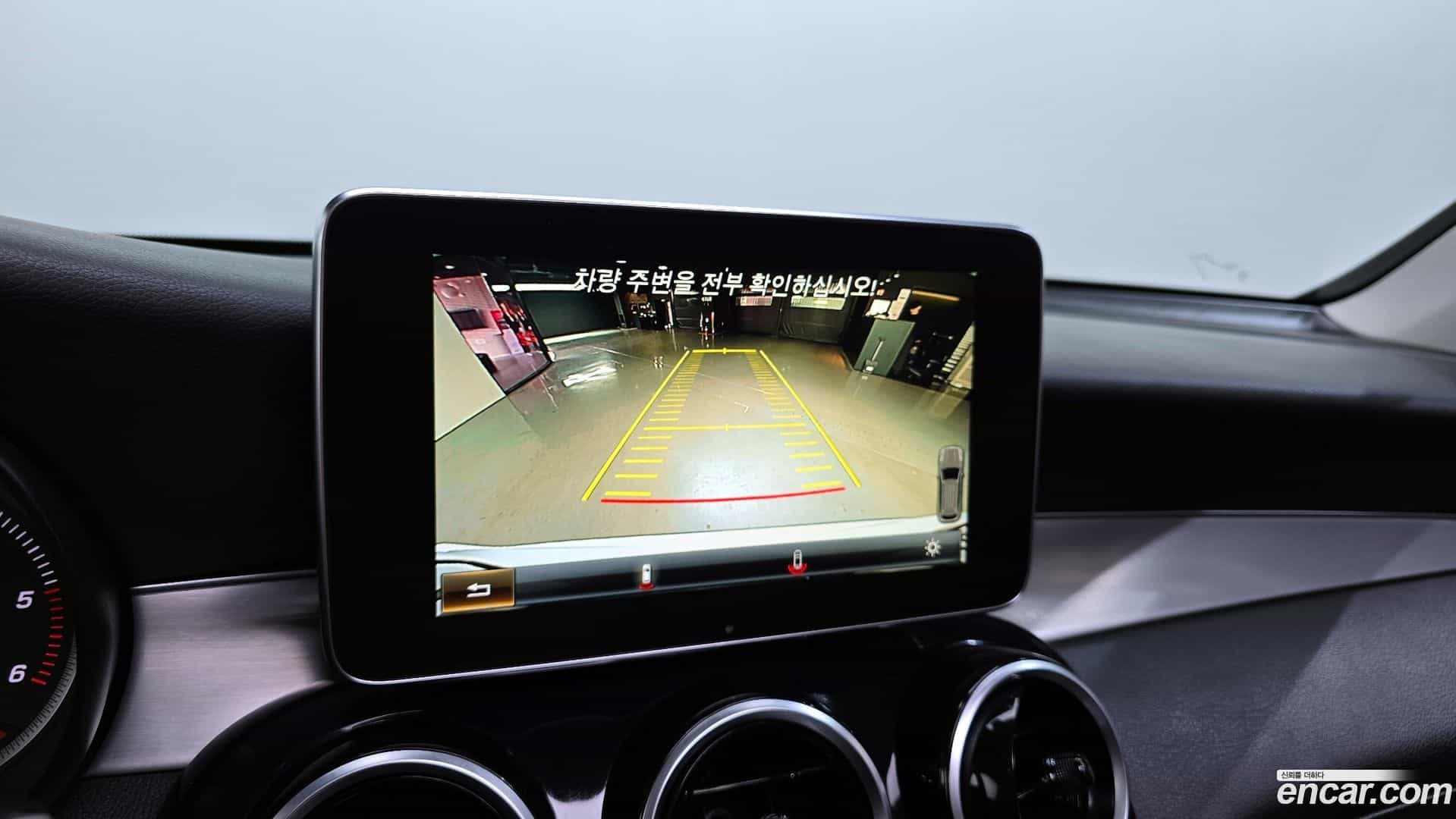 GLC-Class Mercedes-Benz 2018.7-OPTION-021