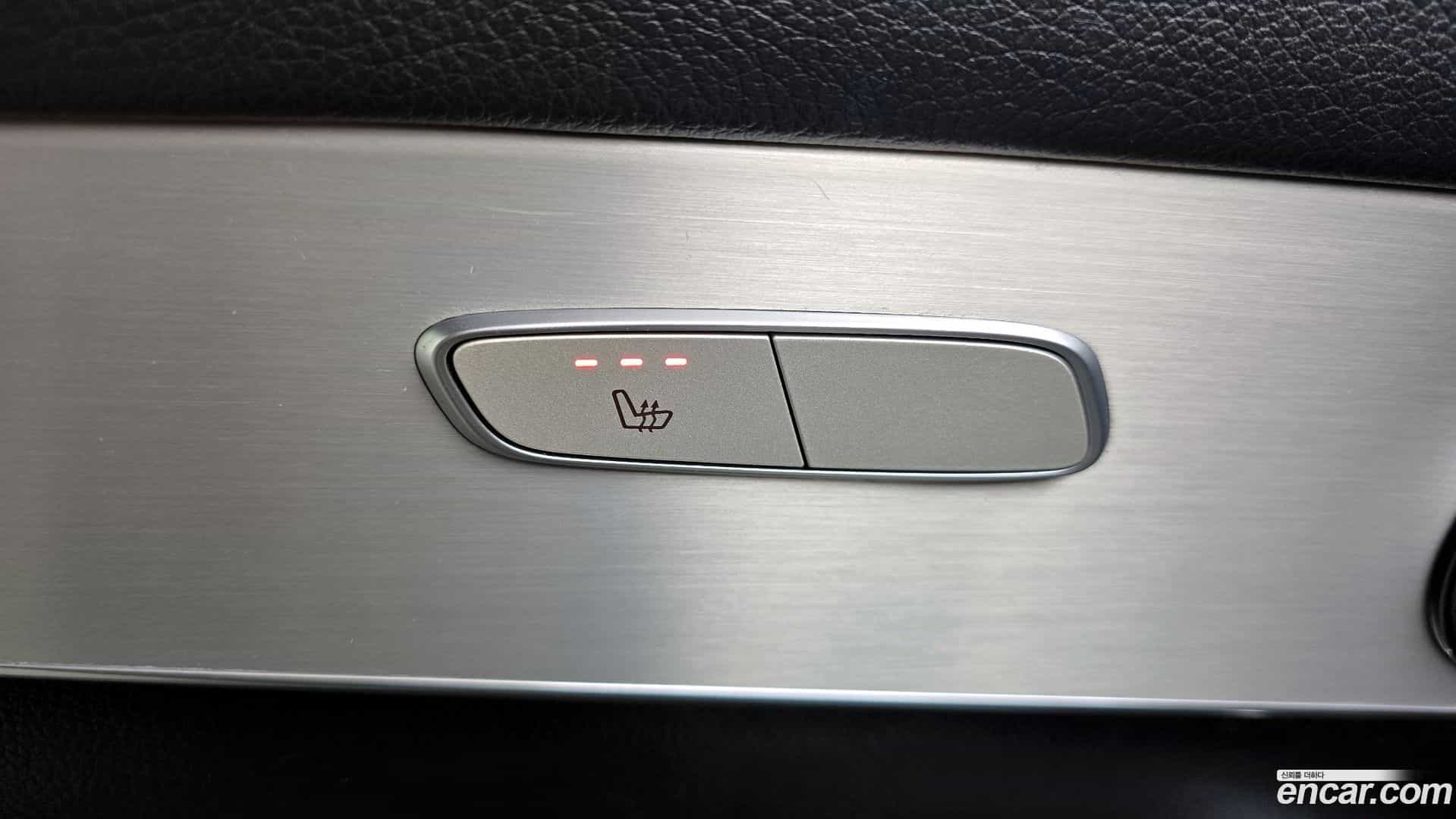 GLC-Class Mercedes-Benz 2018.7-OPTION-022