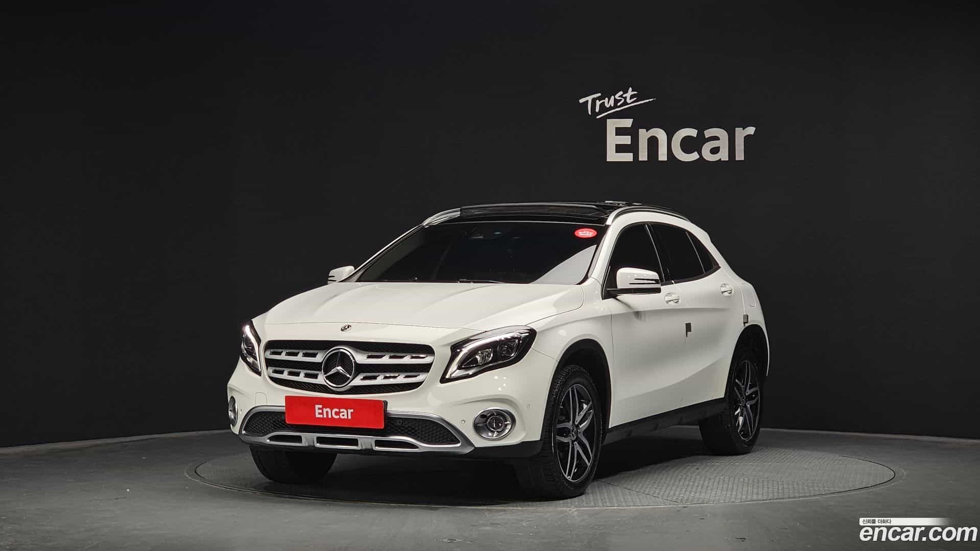 GLA-Class Mercedes-Benz 2018.3-OUTER-001