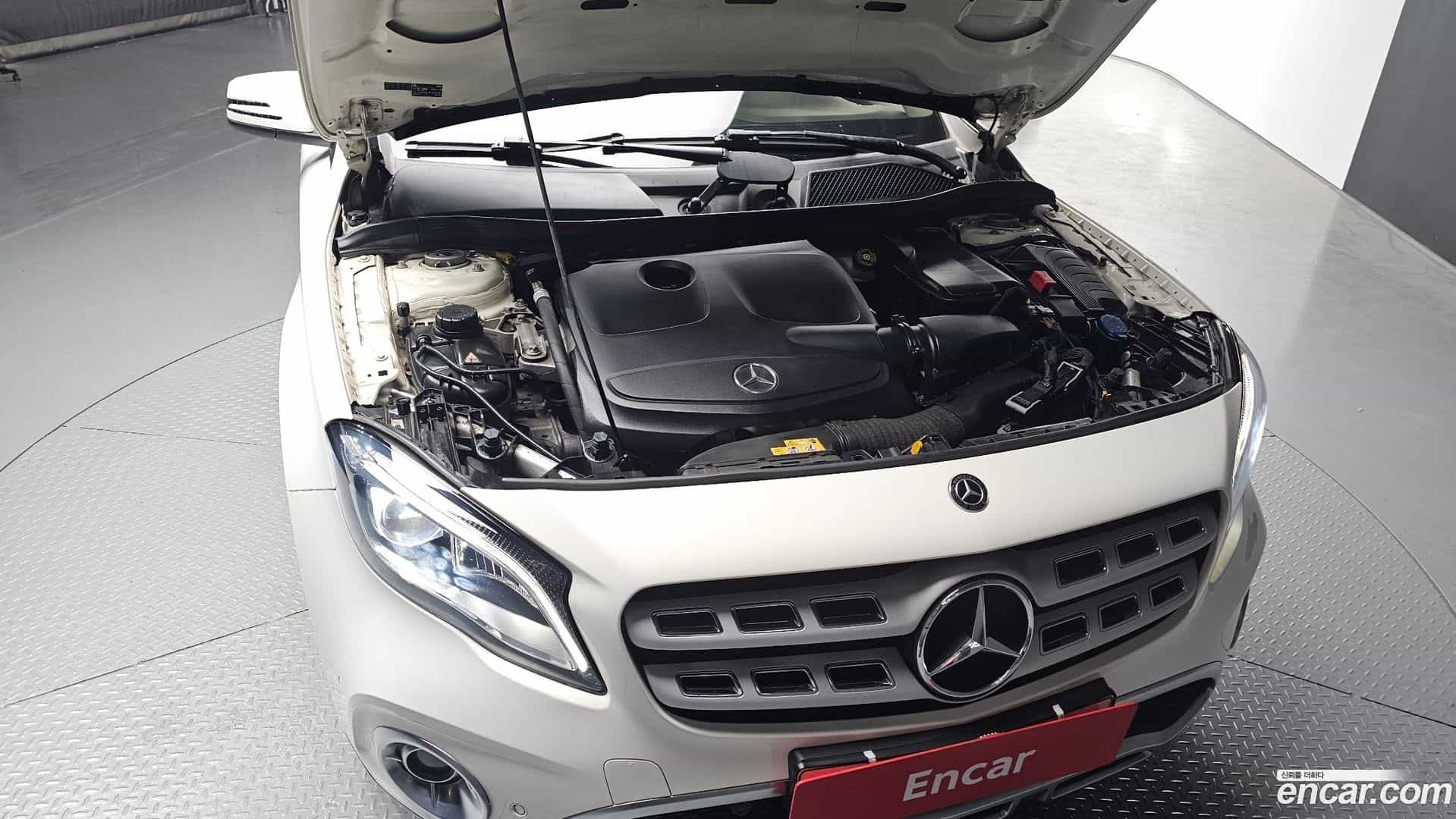 GLA-Class Mercedes-Benz 2018.3-OUTER-006