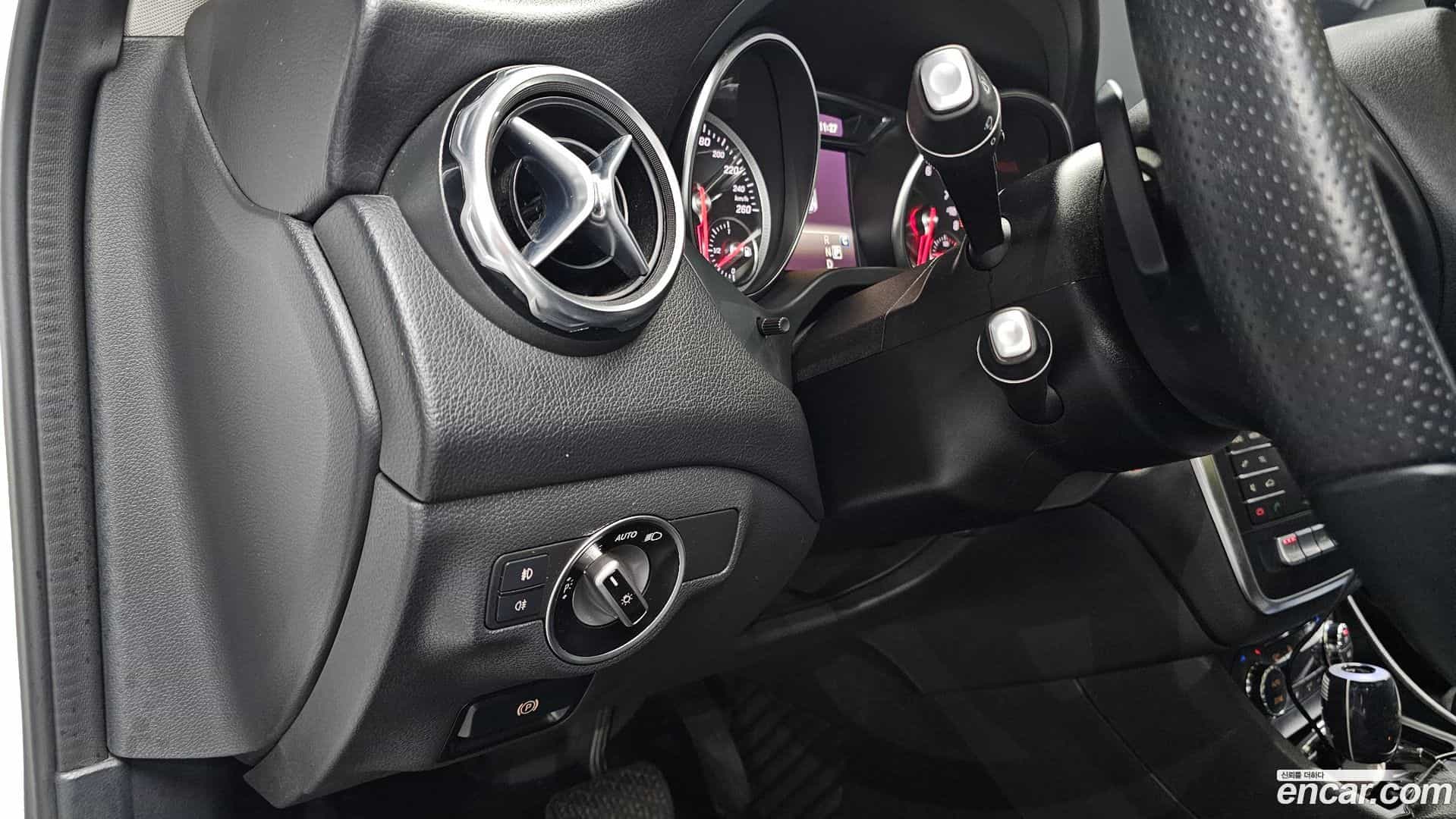 GLA-Class Mercedes-Benz 2018.3-OPTION-022