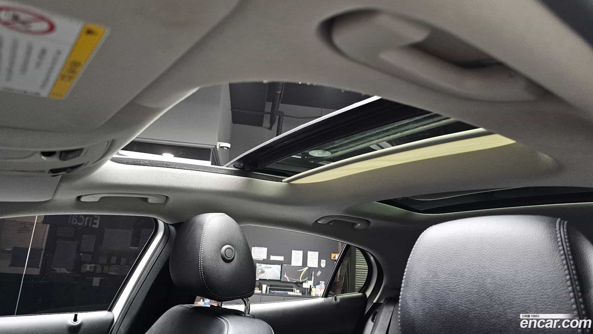 GLA-Class Mercedes-Benz 2018.3-OPTION-023