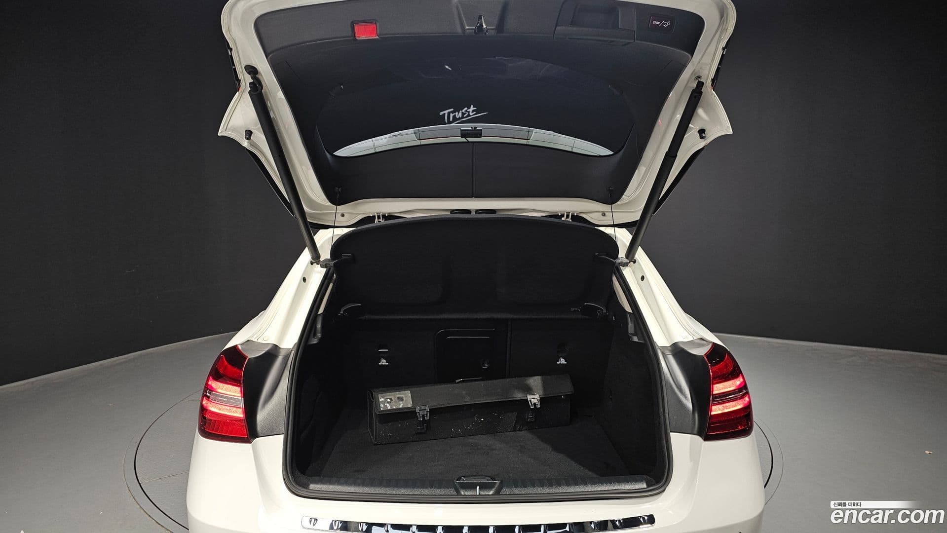 Main__Slider__Photo:GLA-Class Mercedes-Benz 2018.3-19