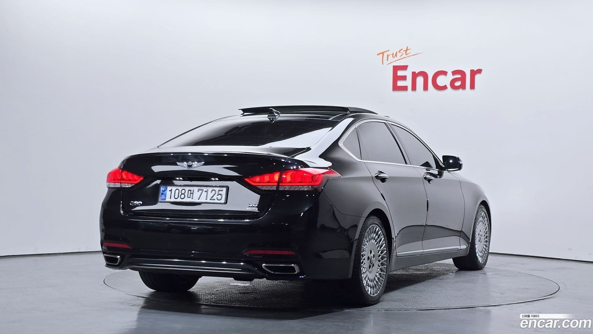 Main__Slider__Photo:G80 Genesis 2017.7-1