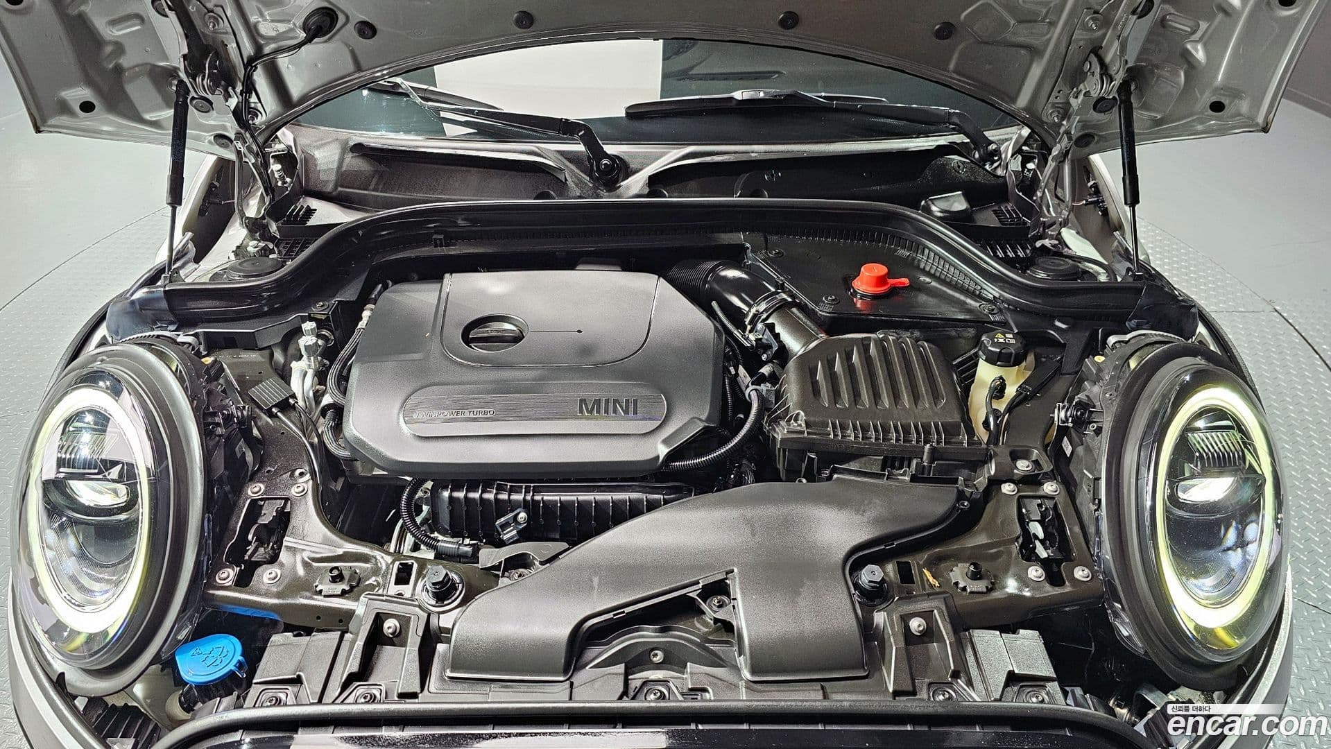 Main__Slider__Photo:Cooper Mini 2023.10-5